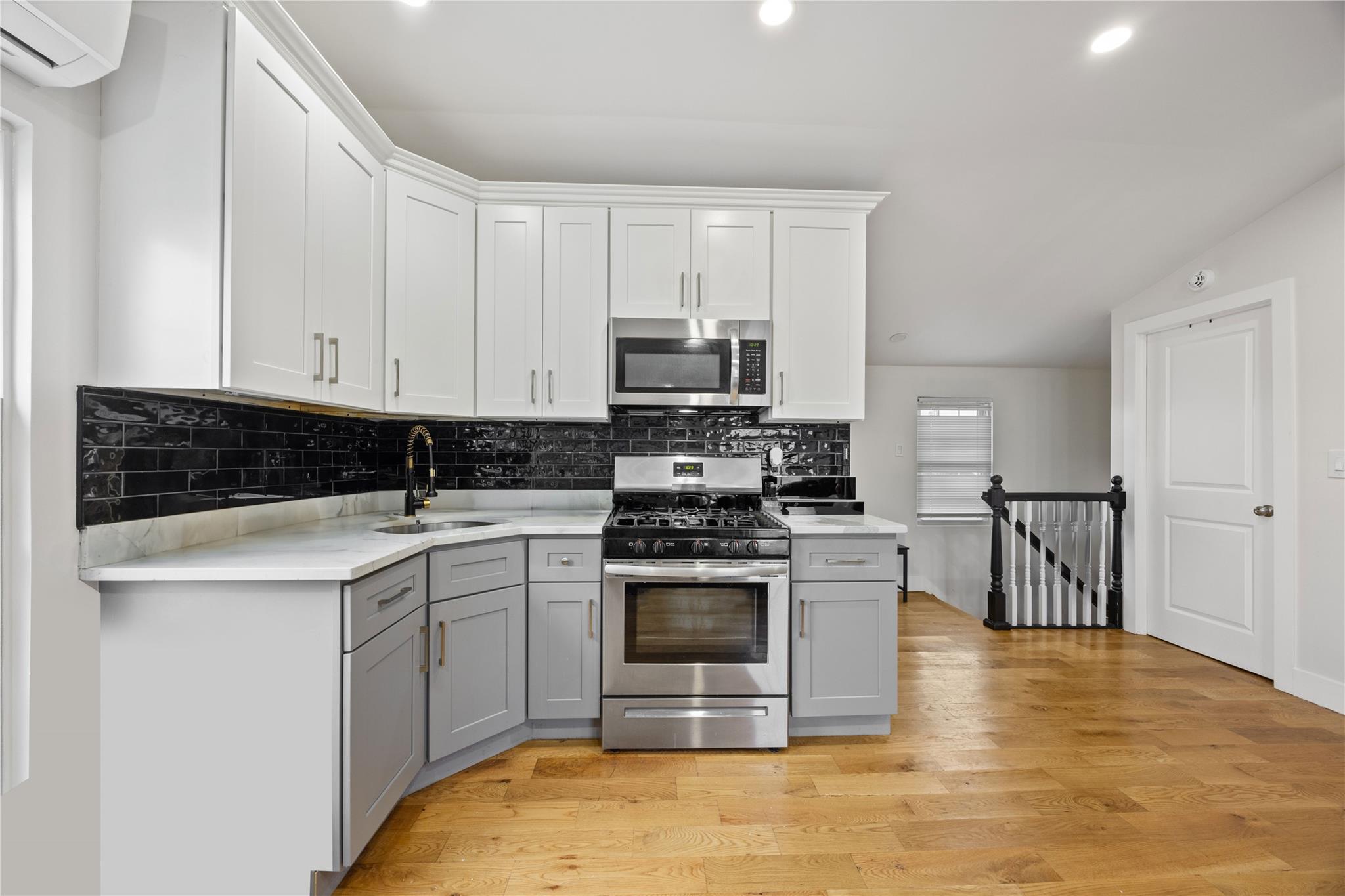 515 Beach 43rd Street, Far Rockaway, NY 11691