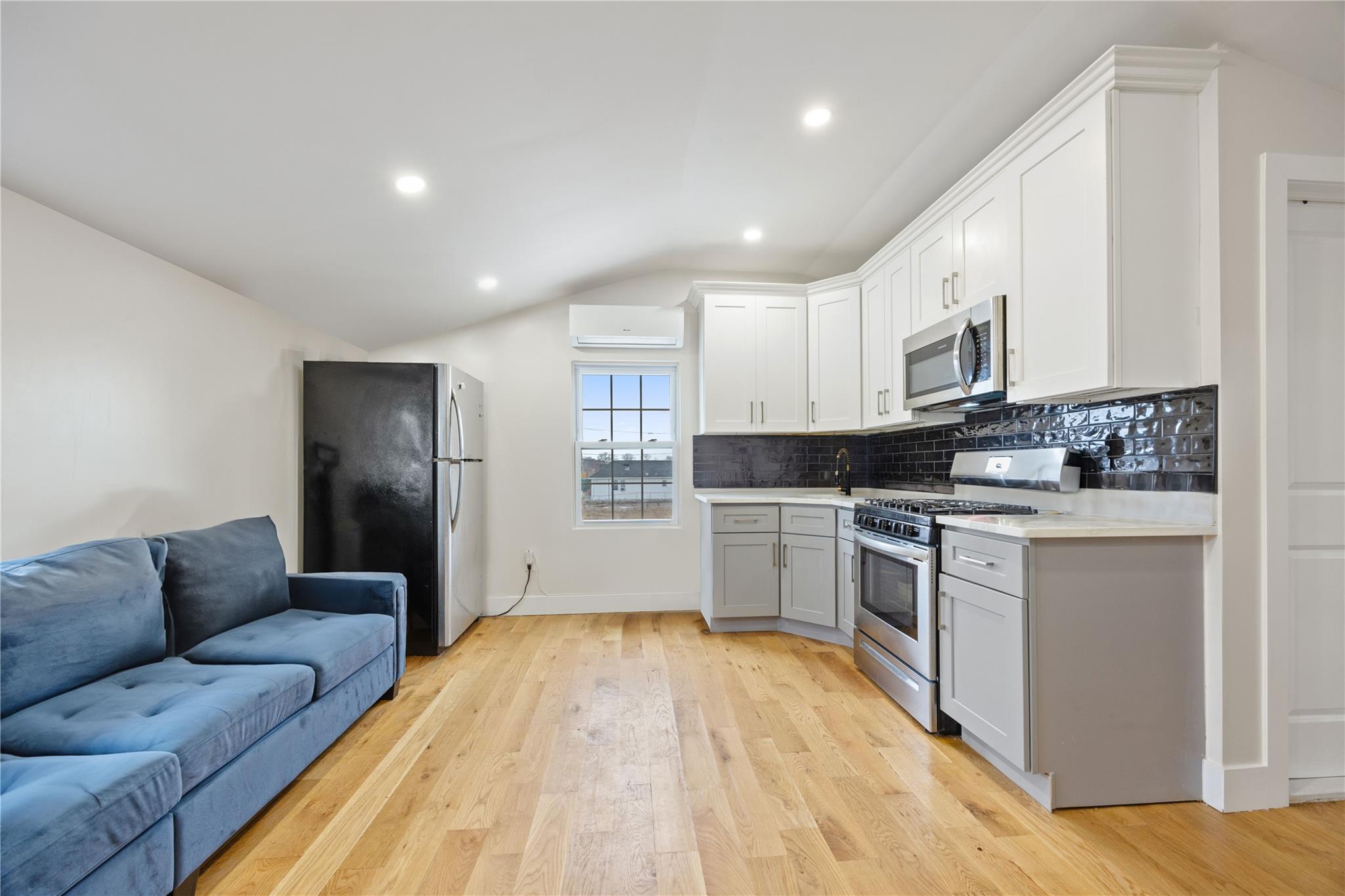 515 Beach 43rd Street, Far Rockaway, NY 11691