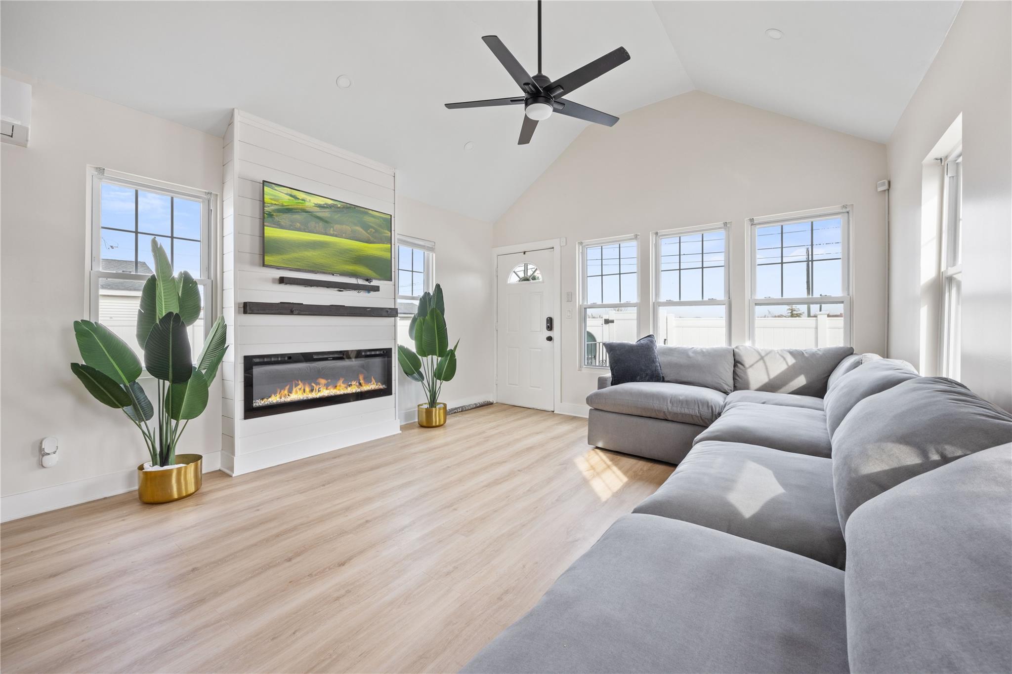 515 Beach 43rd Street, Far Rockaway, NY 11691