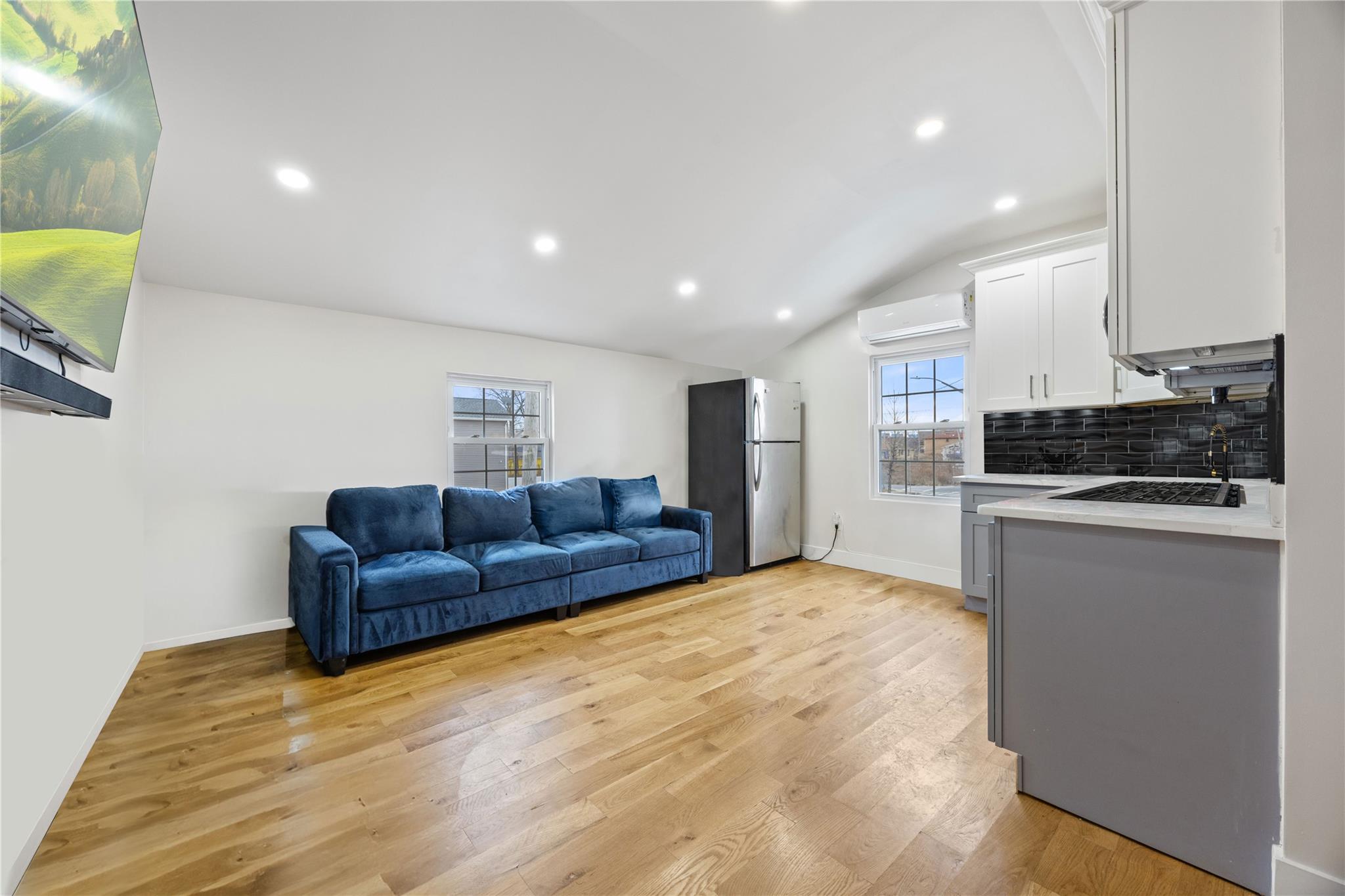 515 Beach 43rd Street, Far Rockaway, NY 11691