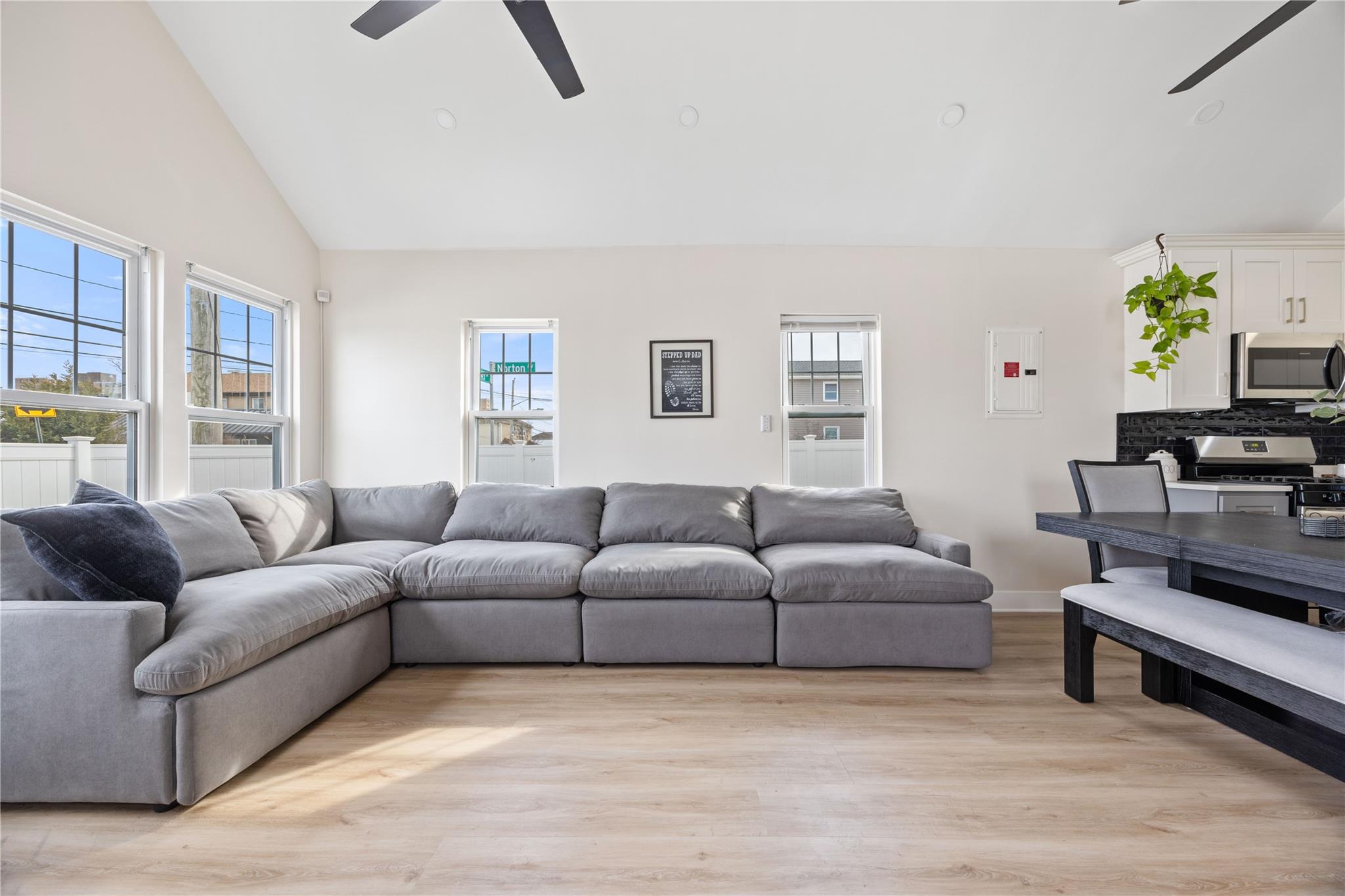 515 Beach 43rd Street, Far Rockaway, NY 11691