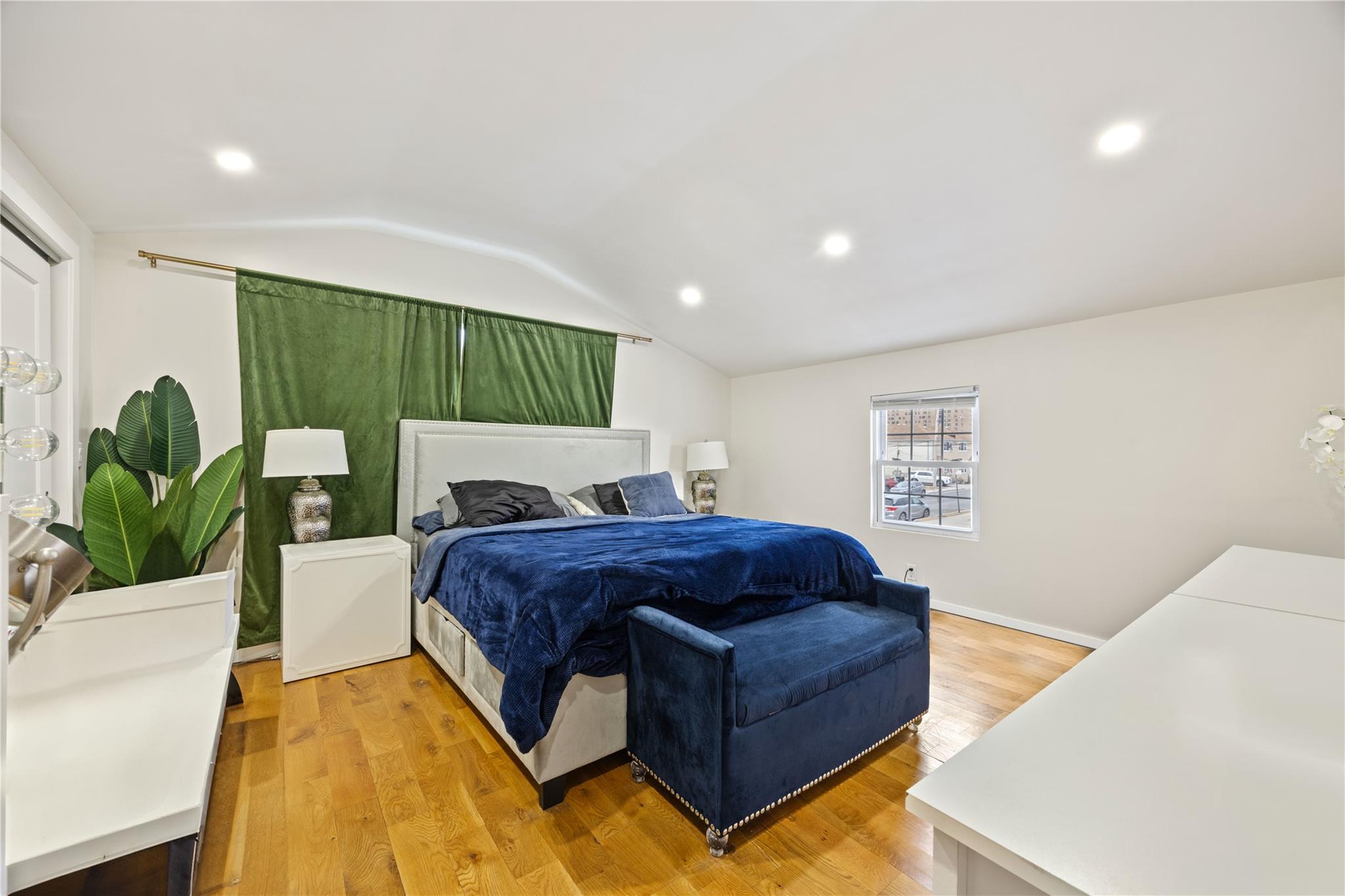 515 Beach 43rd Street, Far Rockaway, NY 11691