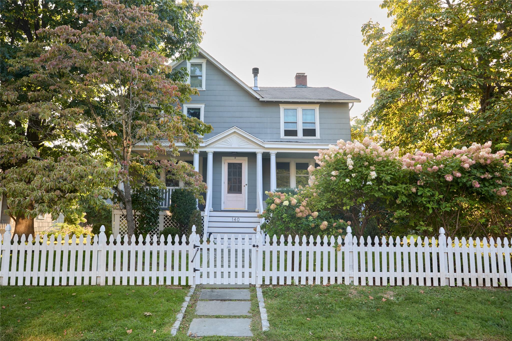 140 Carpenter Avenue, Sea Cliff, NY 11579