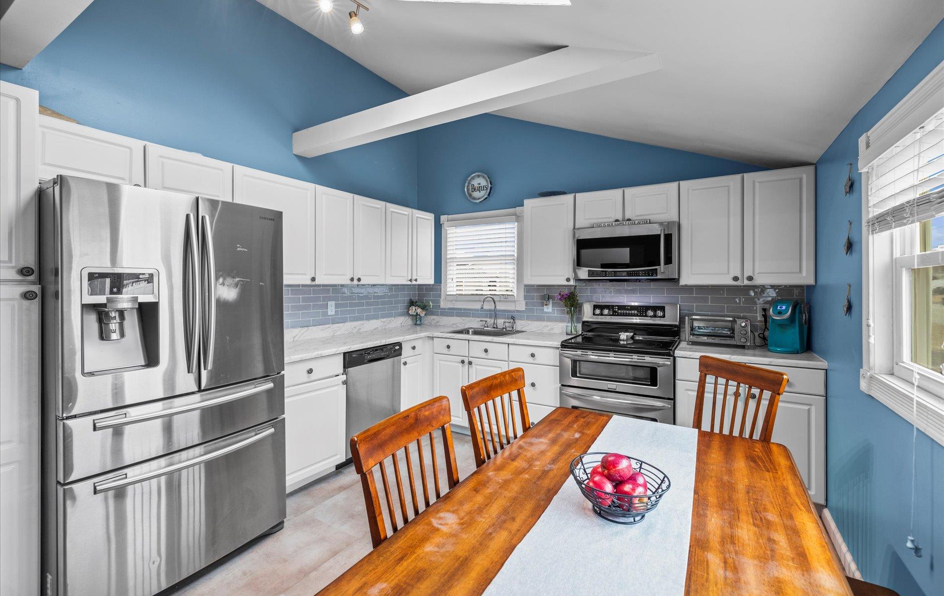 3004 Acorn Avenue, Medford, NY 11763