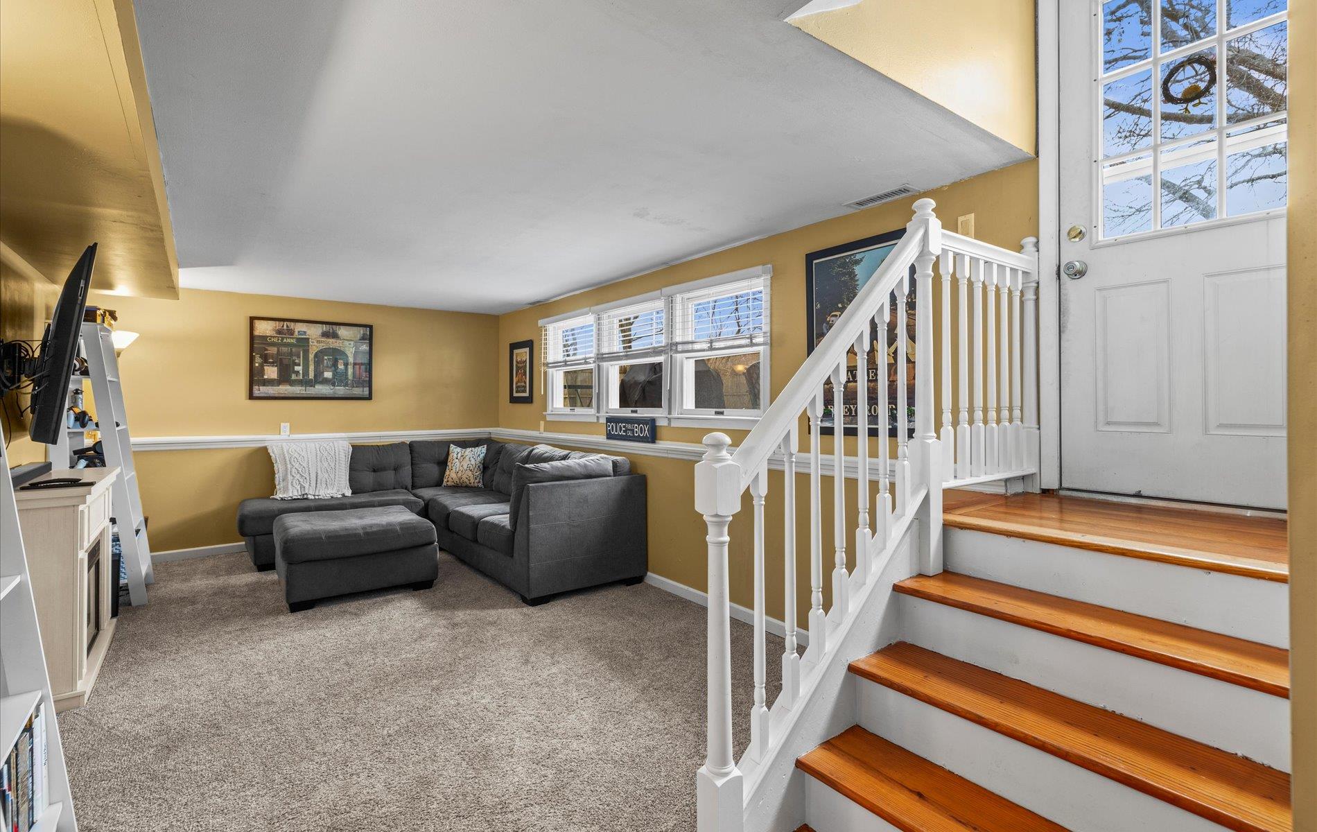 3004 Acorn Avenue, Medford, NY 11763