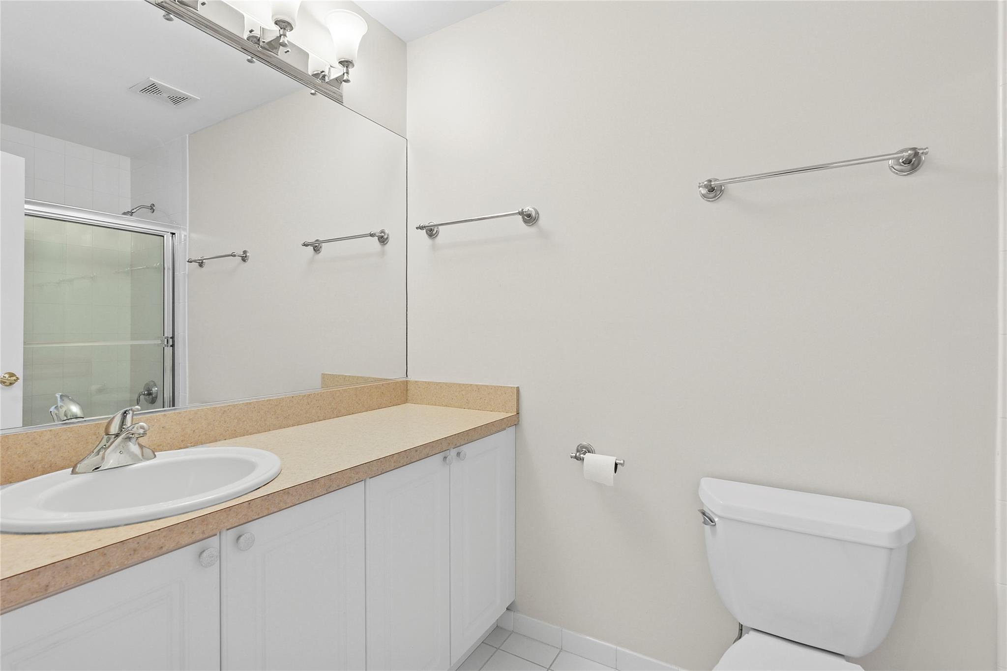 1 Seasons Lane, Southampton, NY 11968