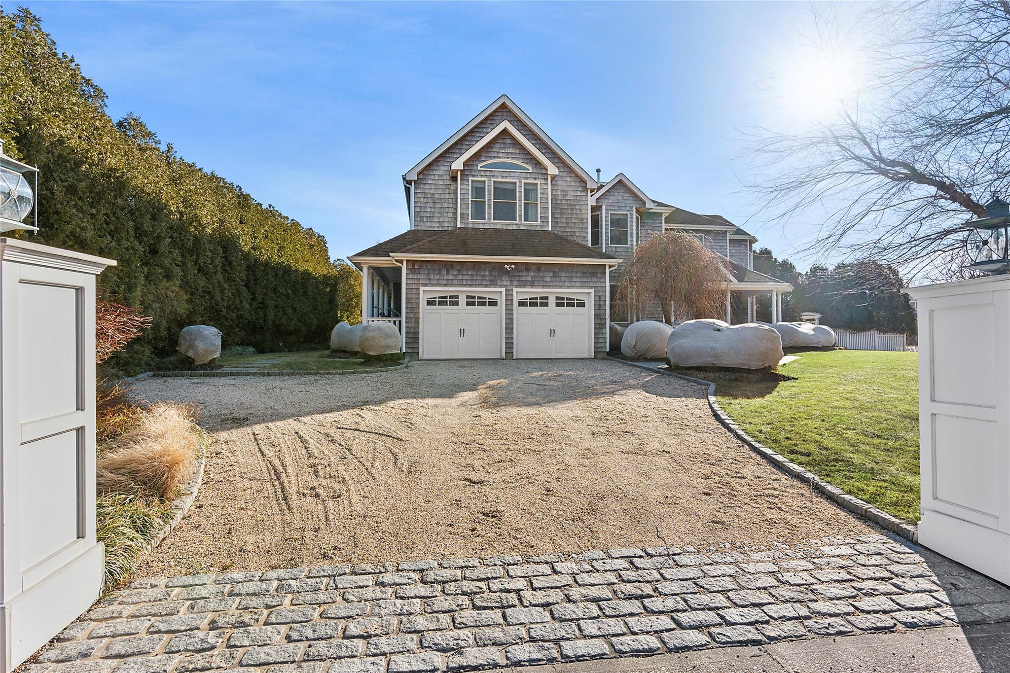 1 Seasons Lane, Southampton, NY 11968