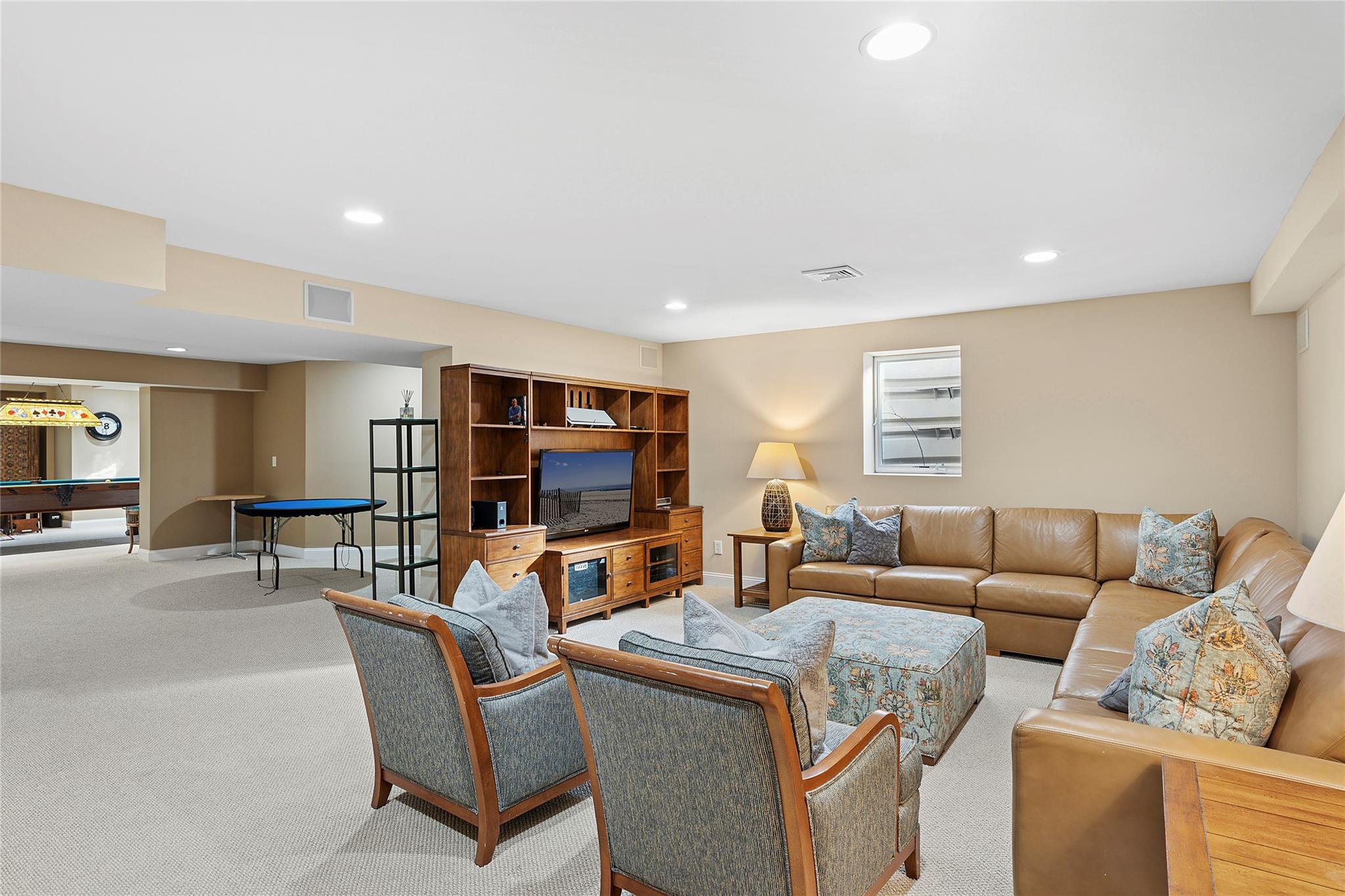 1 Seasons Lane, Southampton, NY 11968