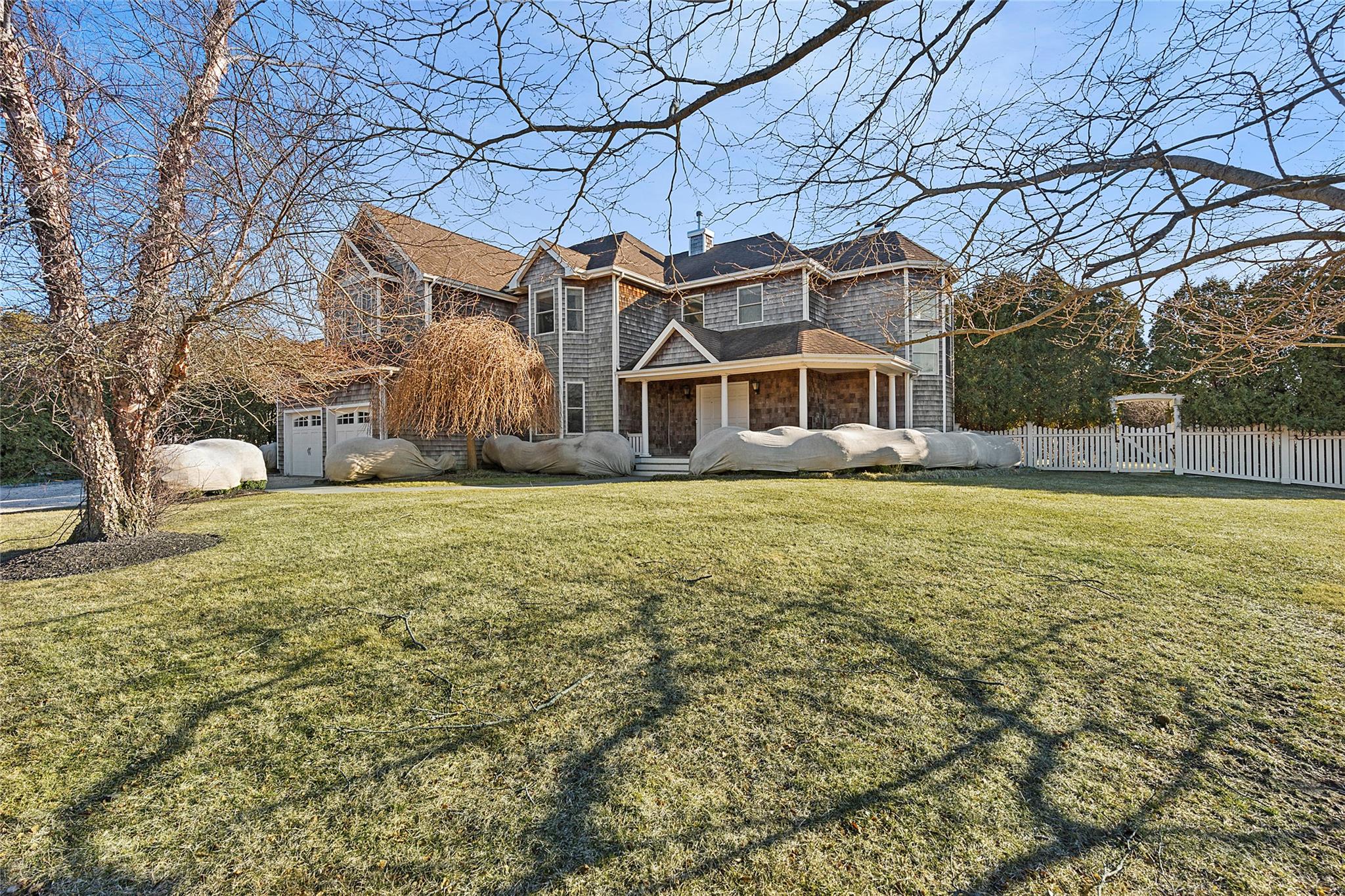 1 Seasons Lane, Southampton, NY 11968