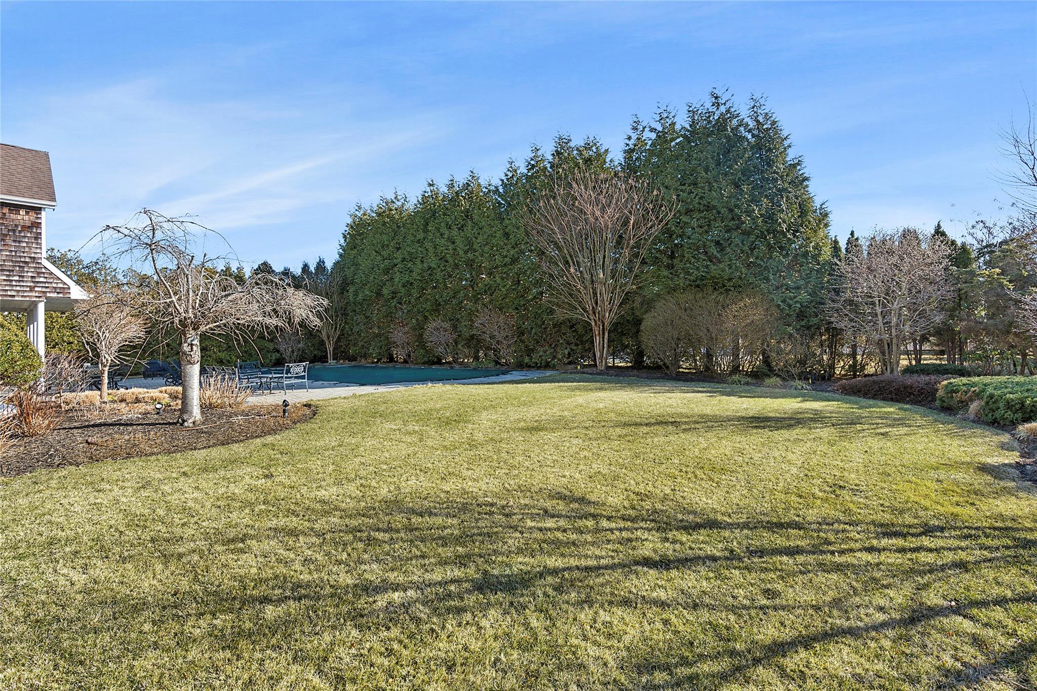 1 Seasons Lane, Southampton, NY 11968