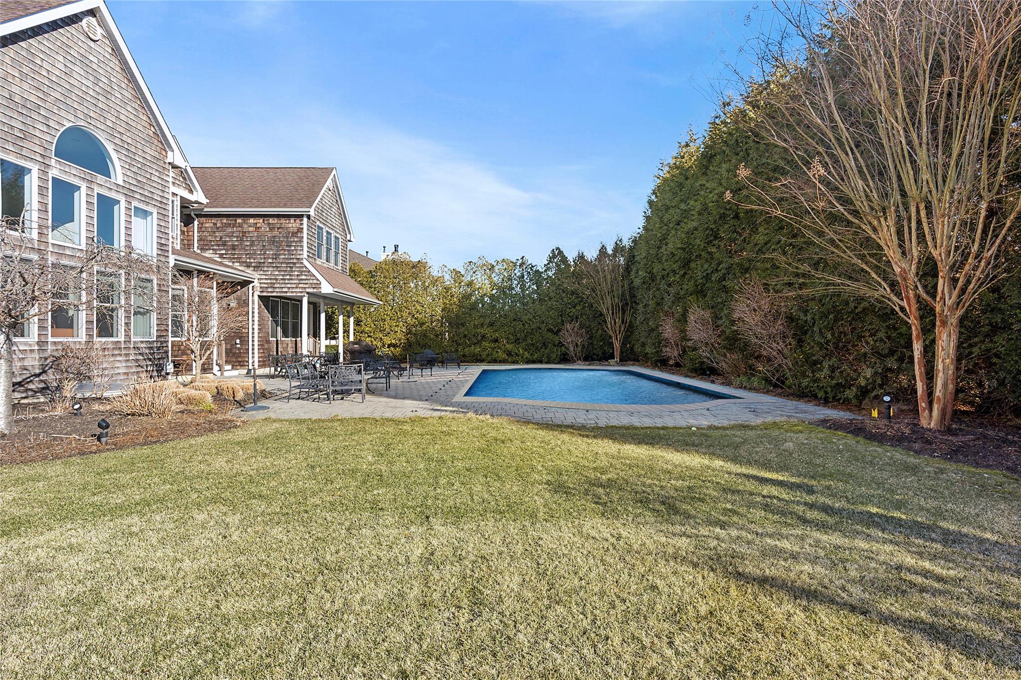 1 Seasons Lane, Southampton, NY 11968