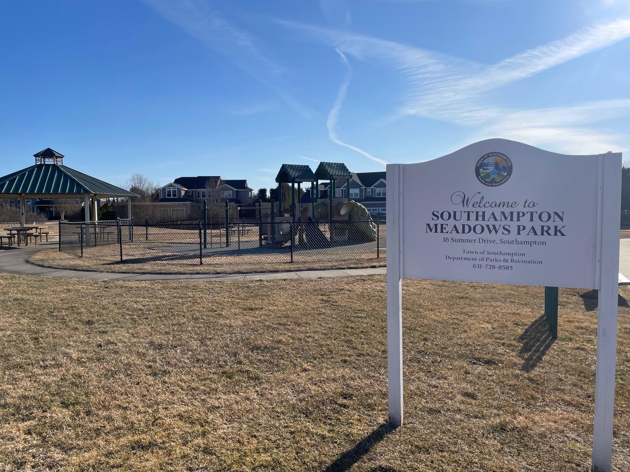 1 Seasons Lane, Southampton, NY 11968