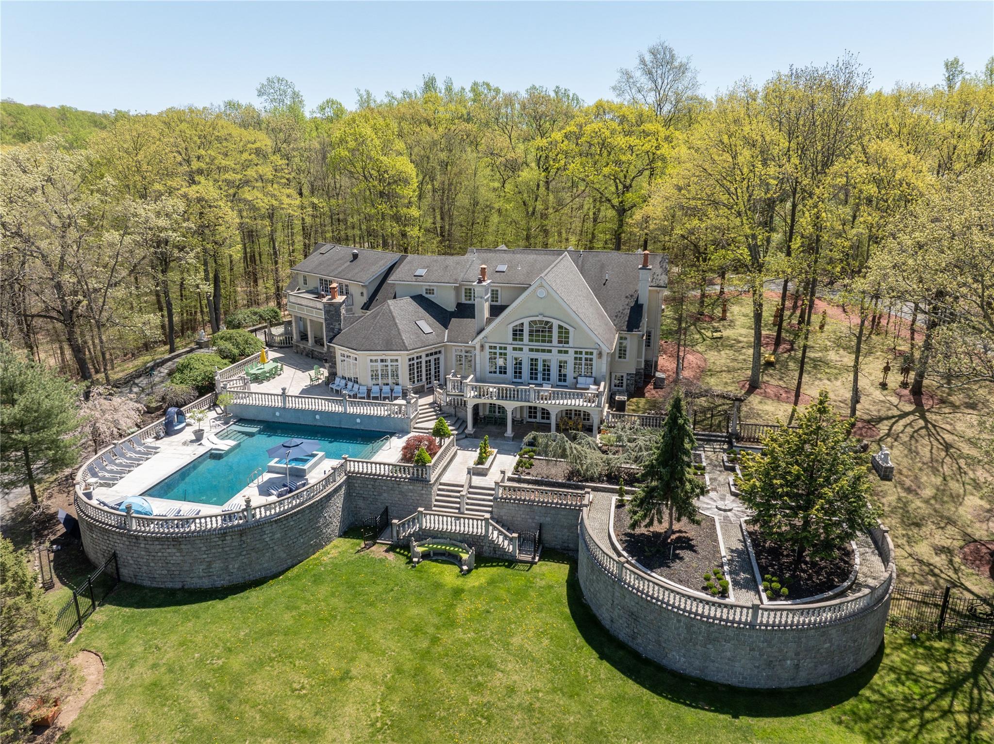 172 Clausland Mountain Road, Blauvelt, NY 10913