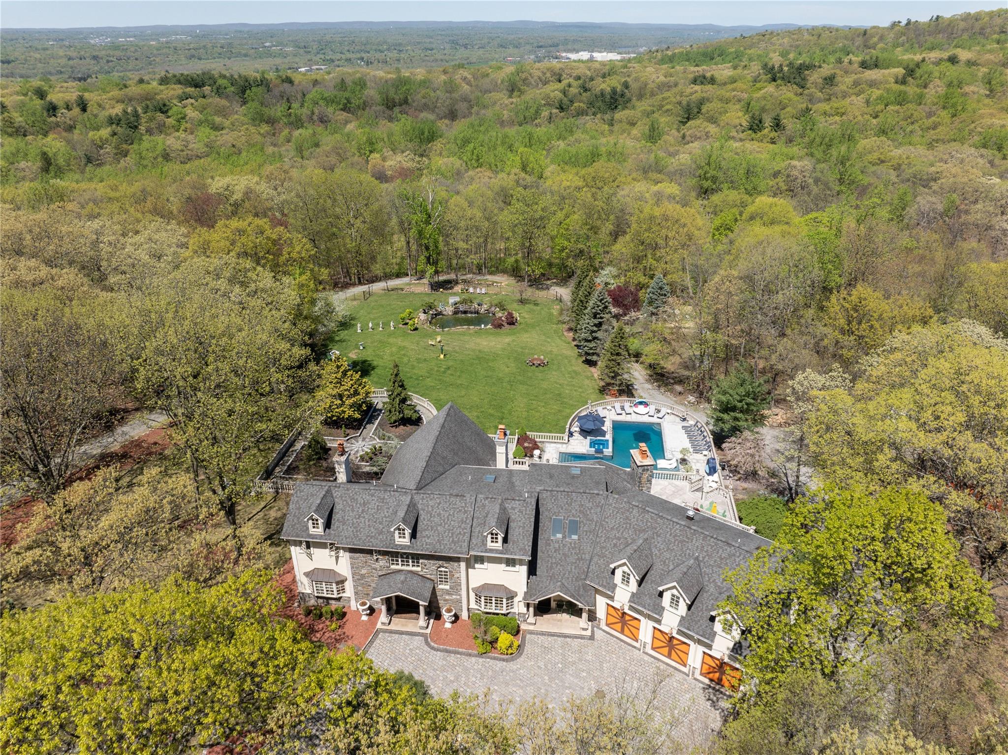 172 Clausland Mountain Road, Blauvelt, NY 10913