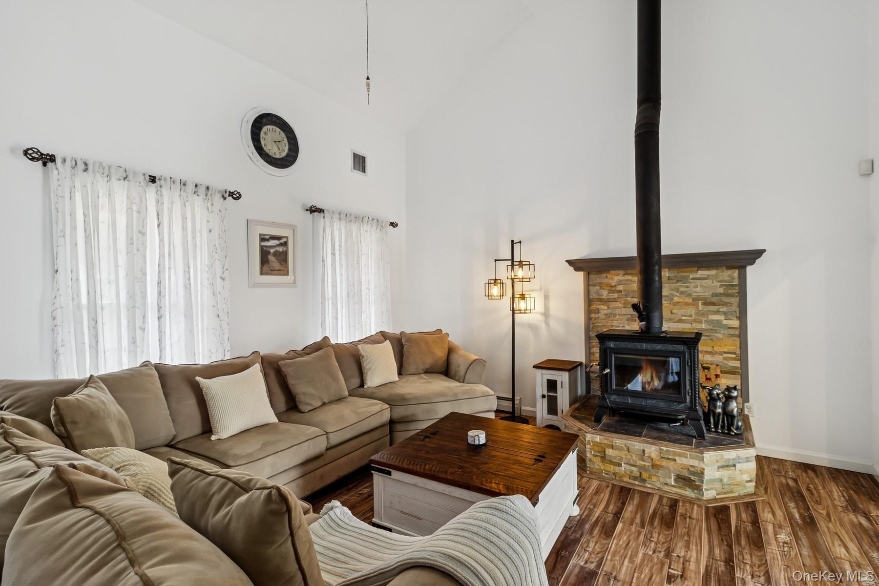 119 Vineyard Way, Aquebogue, NY 11901