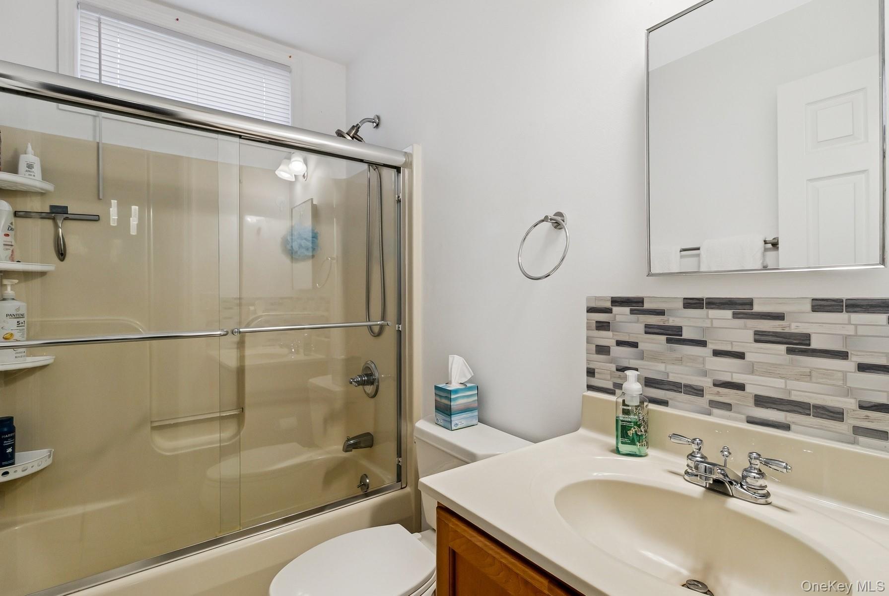 119 Vineyard Way, Aquebogue, NY 11901