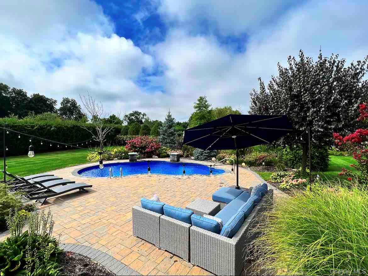 119 Vineyard Way, Aquebogue, NY 11901