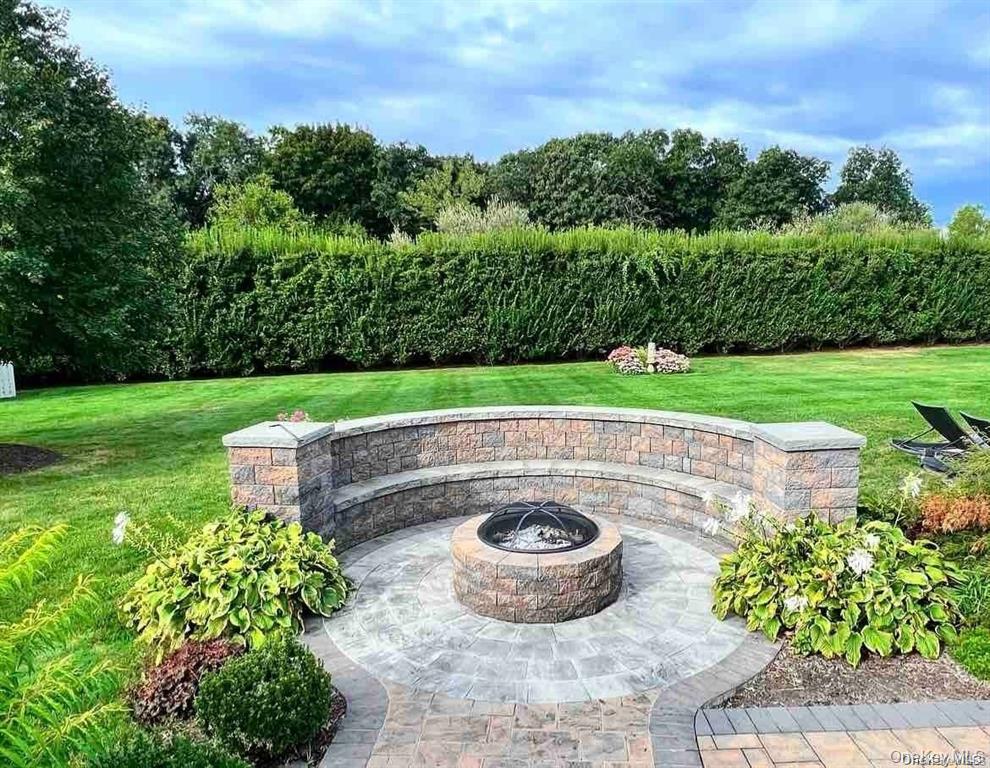 119 Vineyard Way, Aquebogue, NY 11901