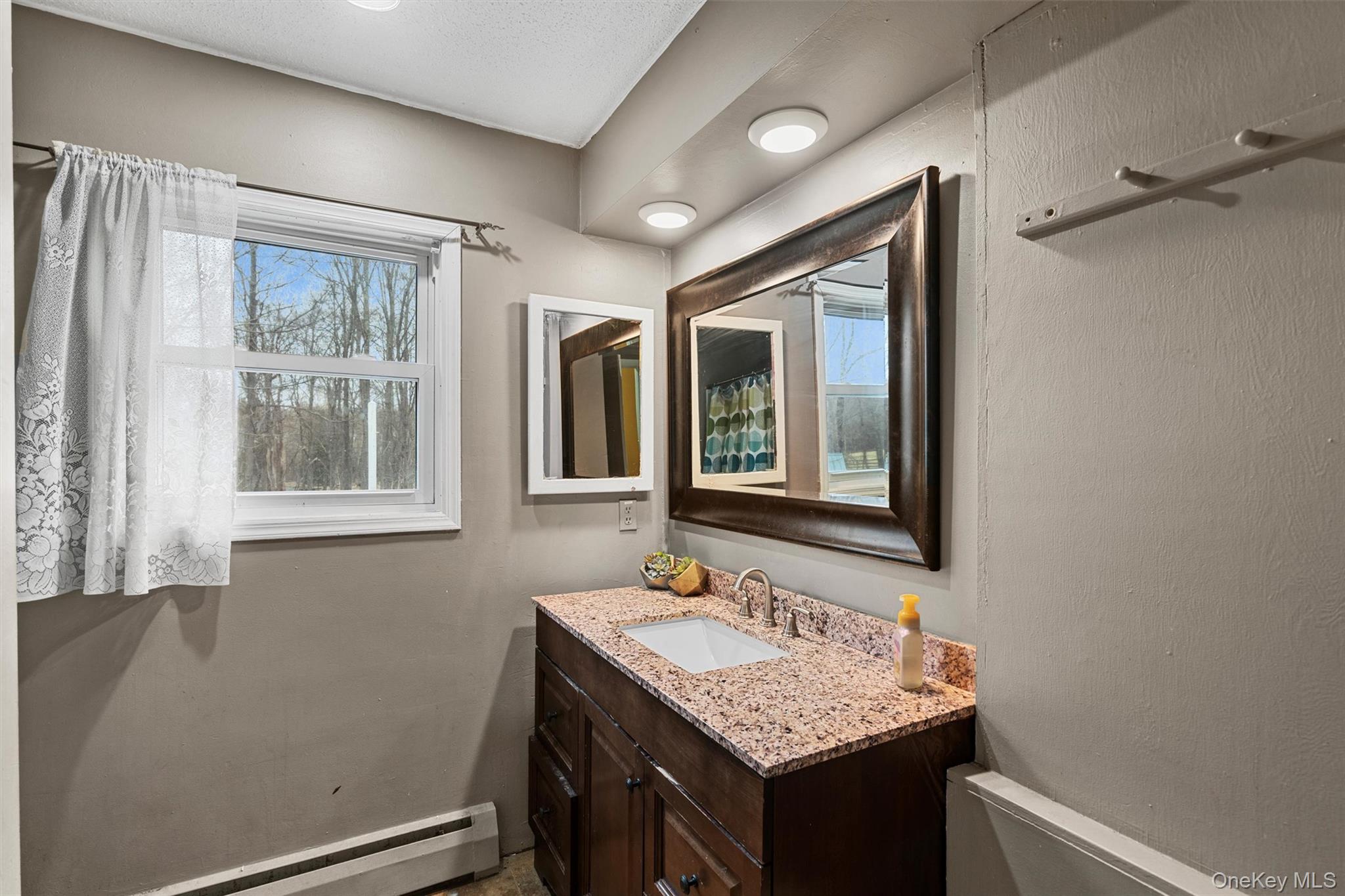 4 Thistle Lane, Middletown, NY 10940