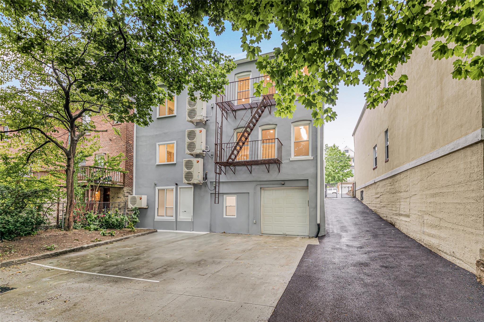 6140 Delafield Avenue, Bronx, NY 10471