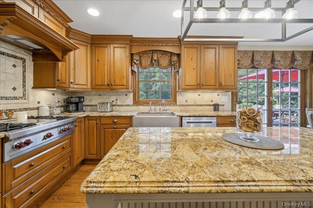 3 Evergreen Court, Montebello, NY 10901