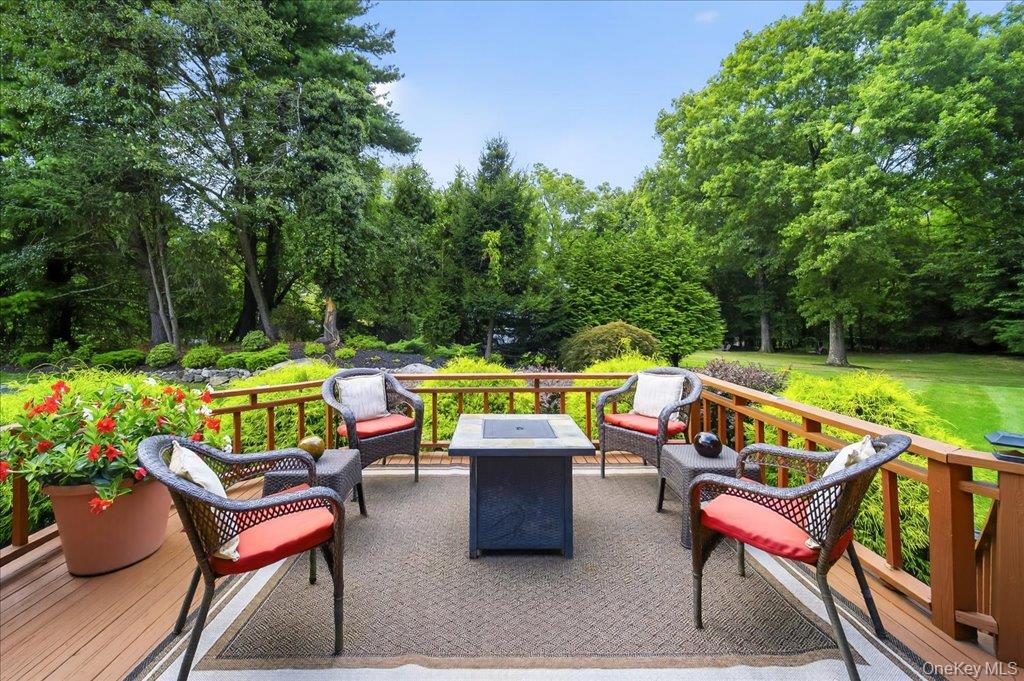 3 Evergreen Court, Montebello, NY 10901