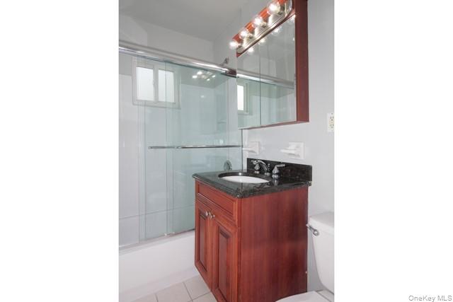 552 New Highway # 2-2d, Hauppauge, NY 11788