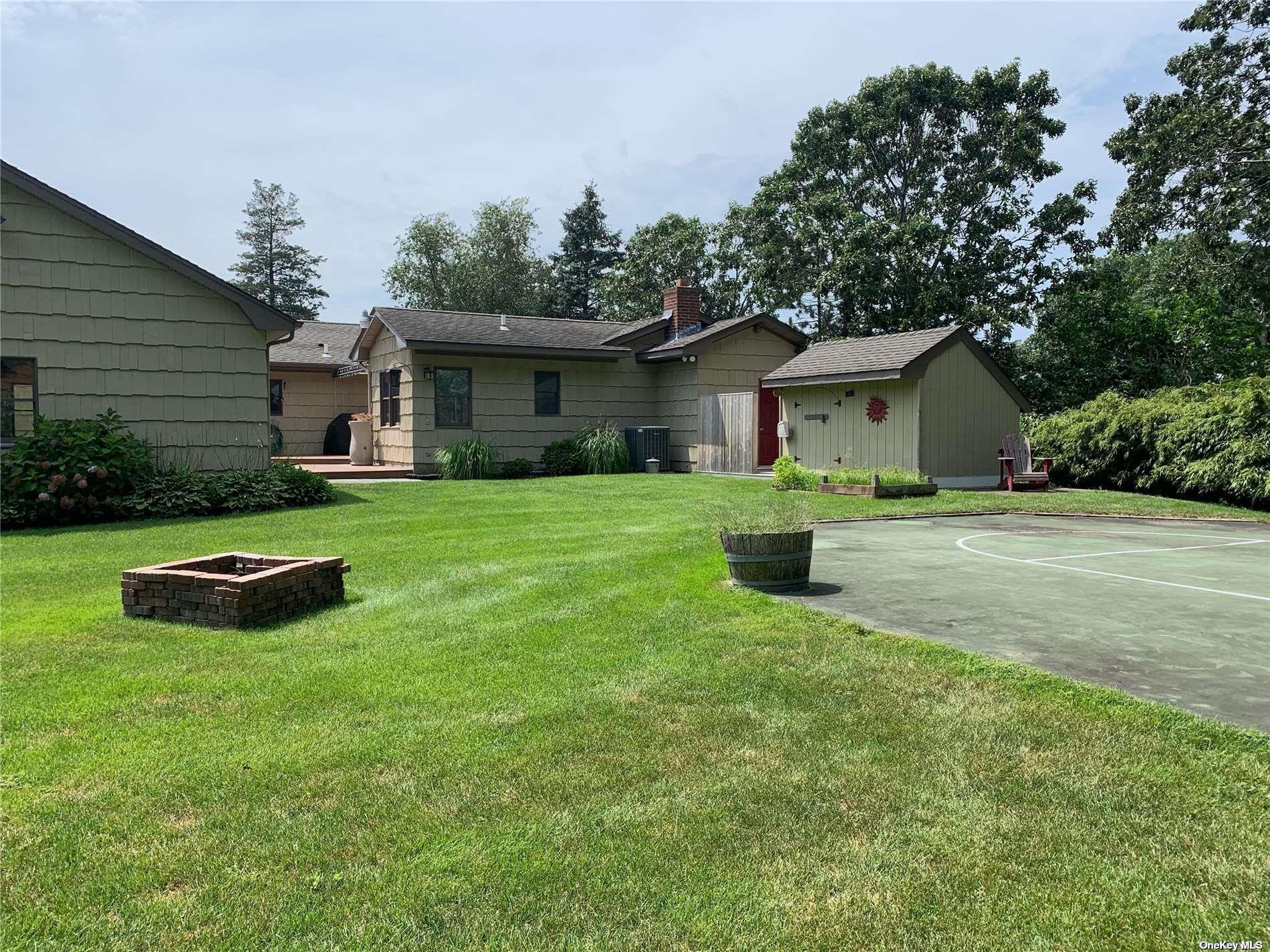 254 Meeting House Creek Road, Aquebogue, NY 11931