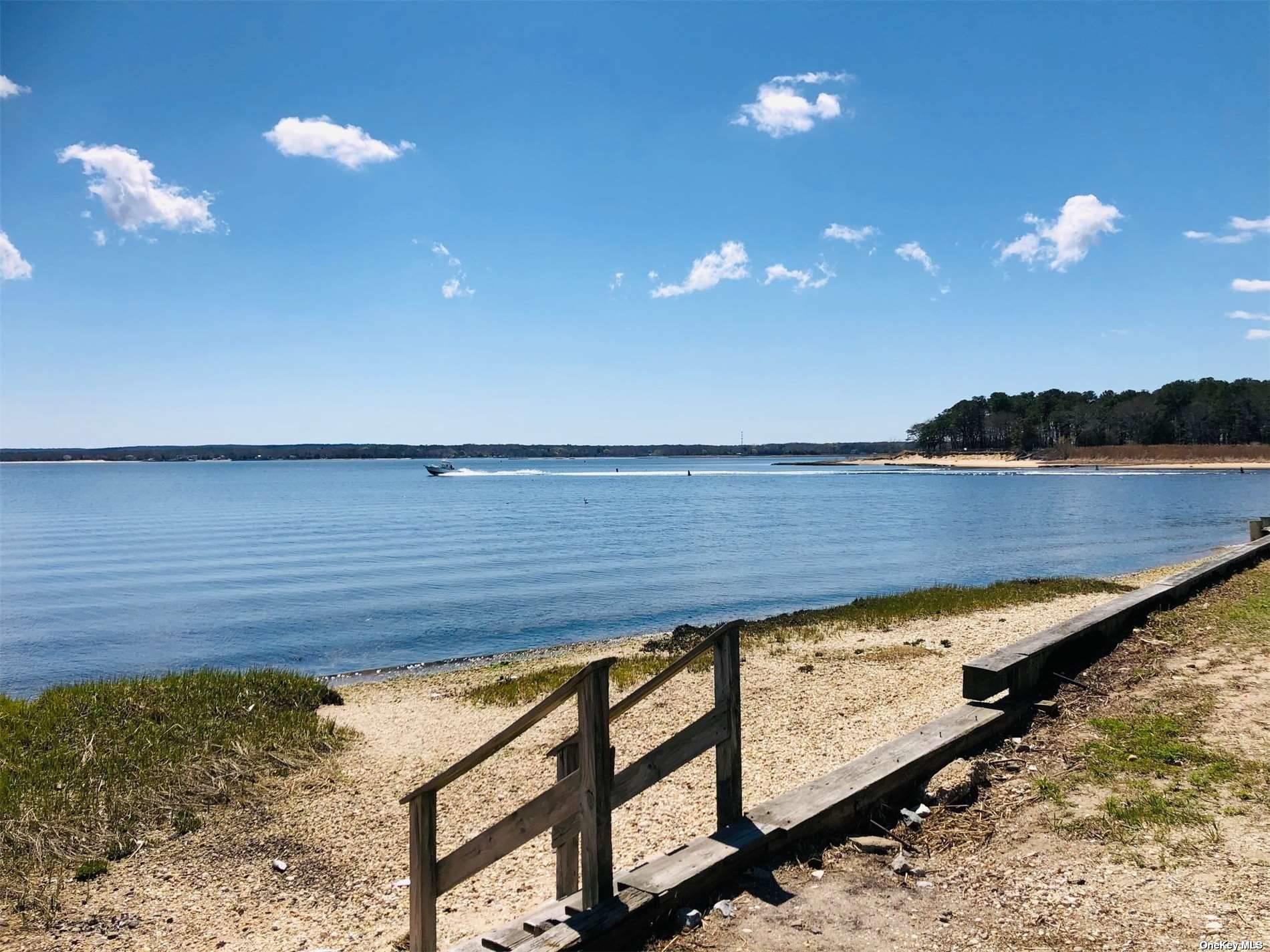 254 Meeting House Creek Road, Aquebogue, NY 11931