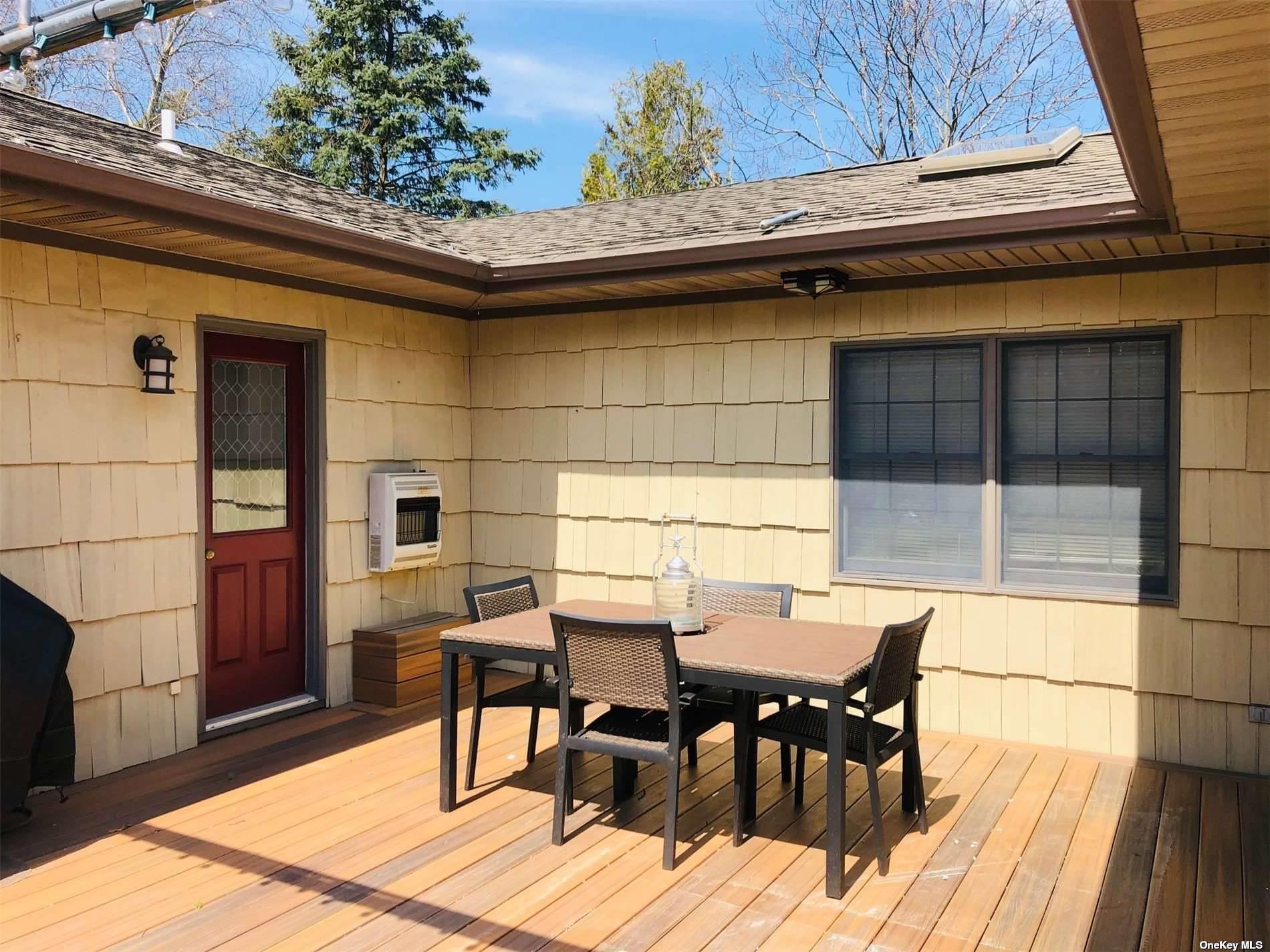 254 Meeting House Creek Road, Aquebogue, NY 11931