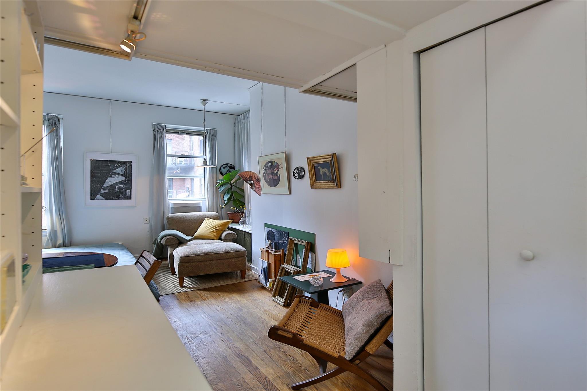 212 East 13th Street # 4C, New York (Manhattan), NY 10003
