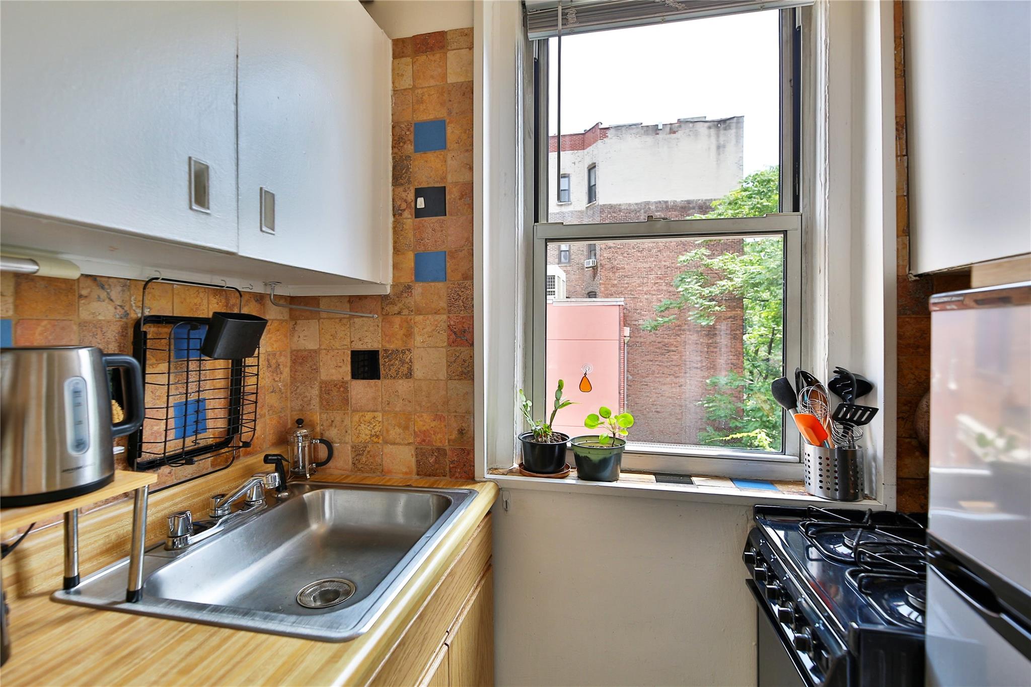 212 East 13th Street # 4C, New York (Manhattan), NY 10003