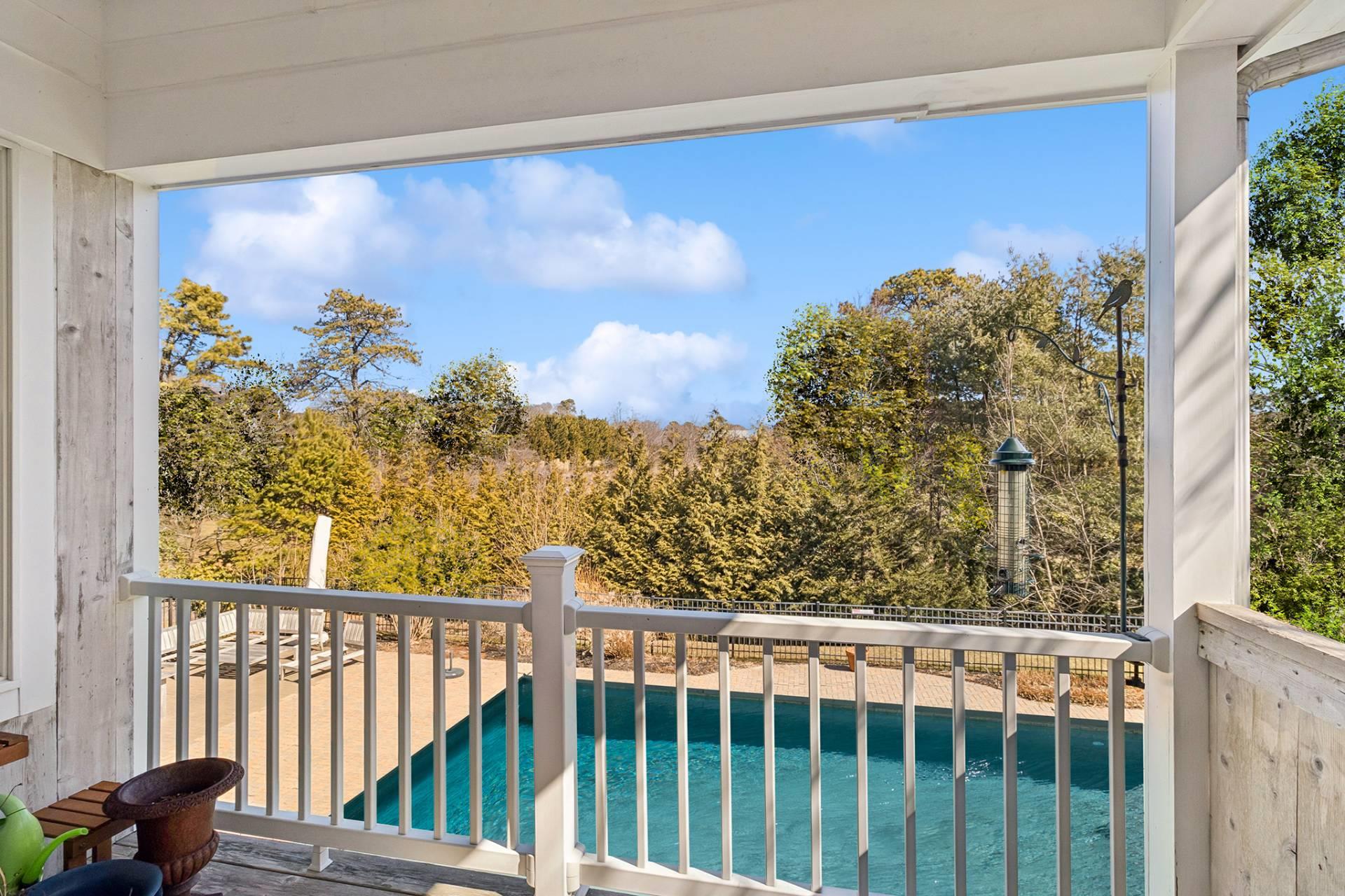 10 Peconic View Court, Southampton, NY 11968