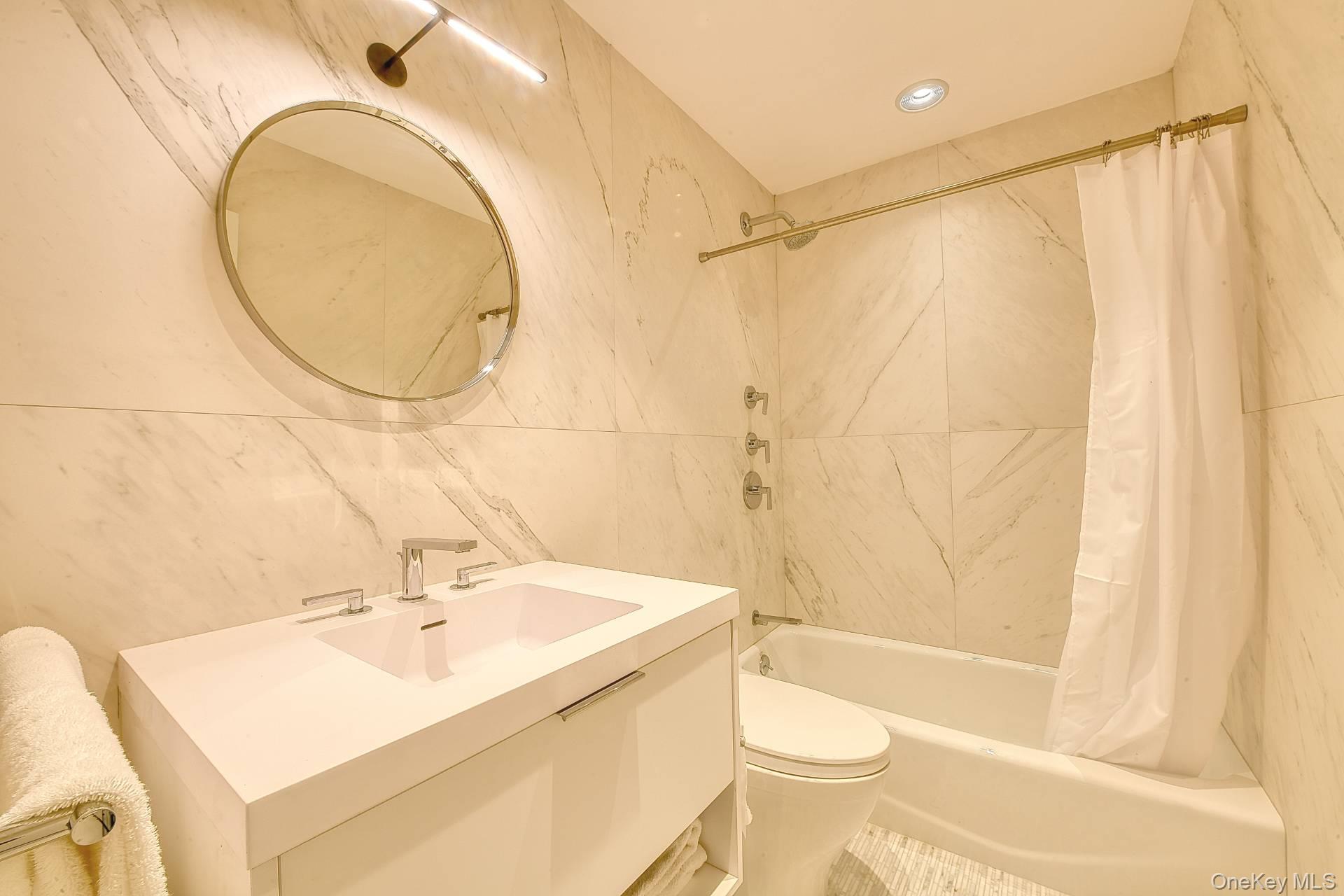 23 Wooded Oak Lane, East Hampton, NY 11937