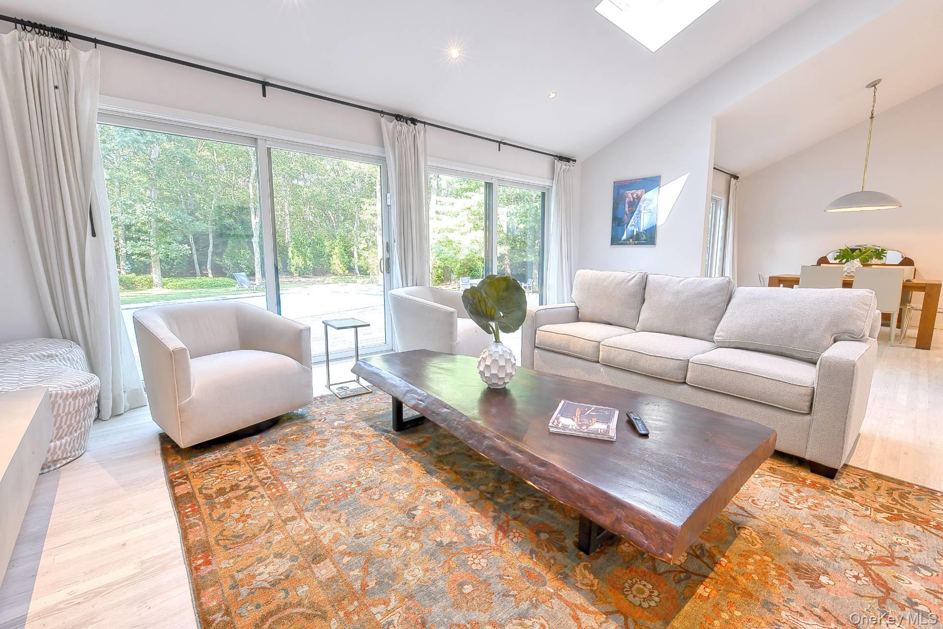 23 Wooded Oak Lane, East Hampton, NY 11937