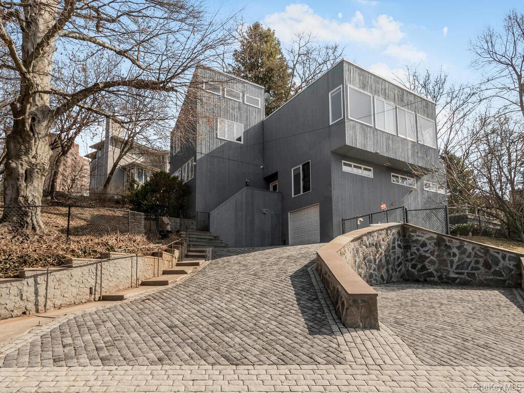 11 Sigma Place, Bronx, NY 10471