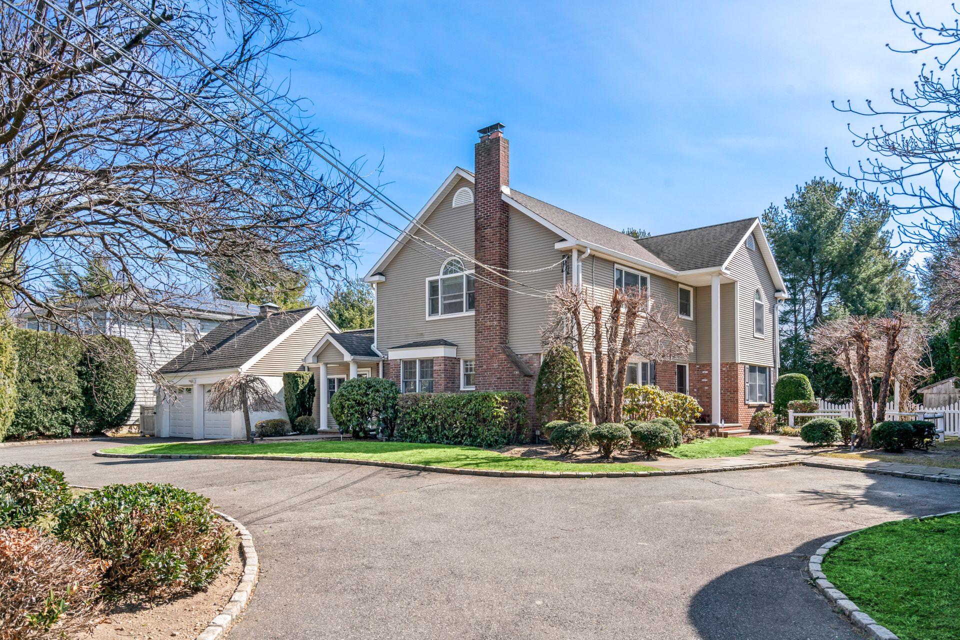 2 Pine Road, Syosset, NY 11791