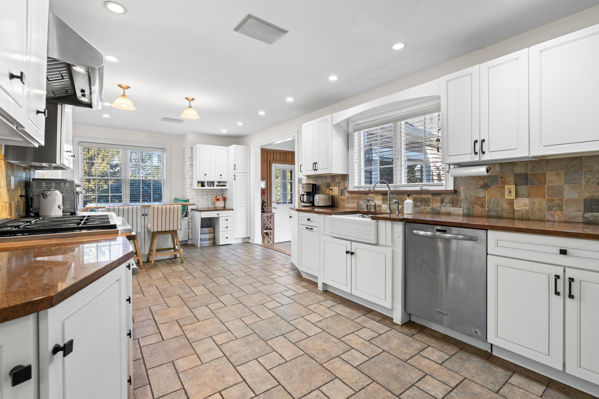 2 Pine Road, Syosset, NY 11791