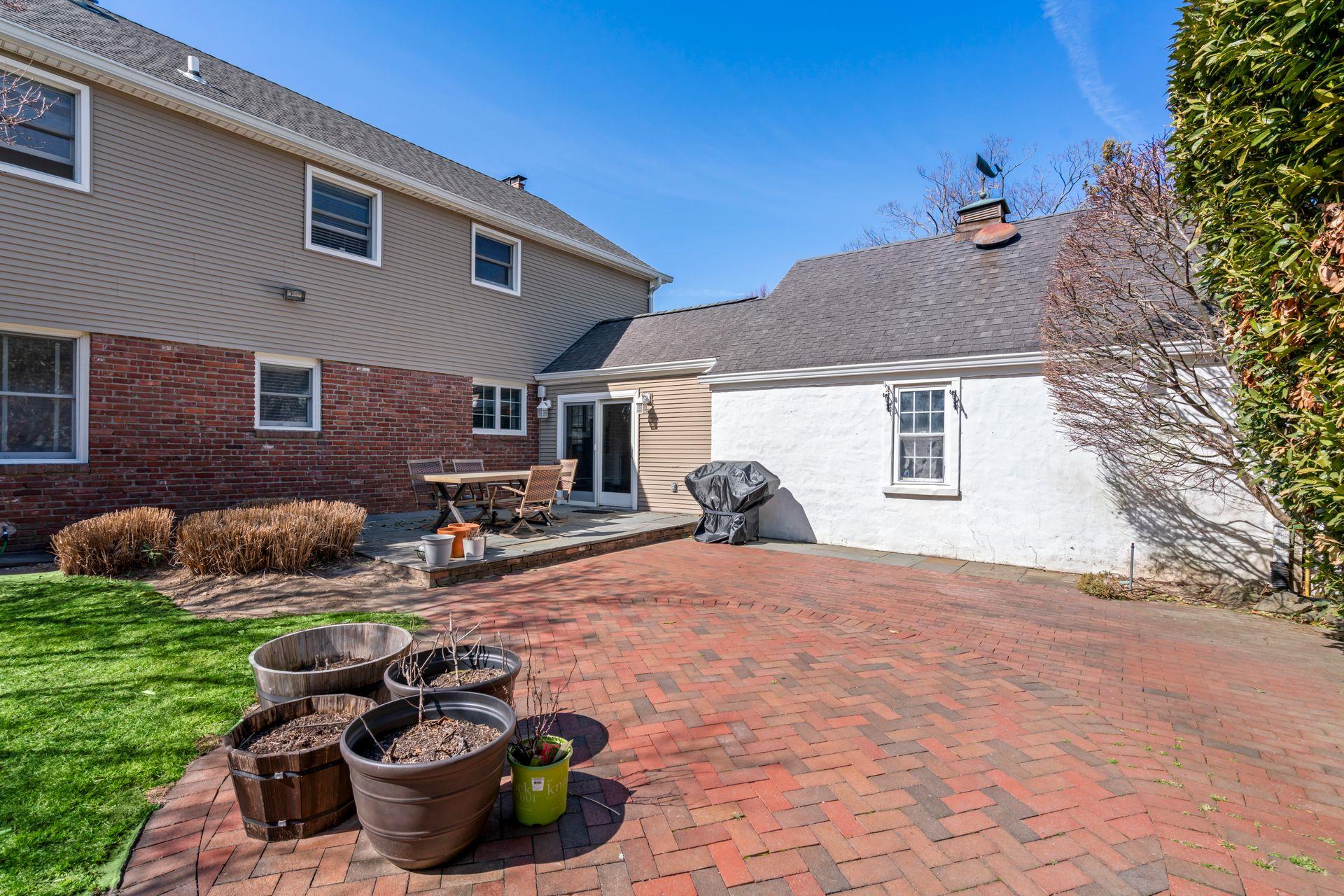 2 Pine Road, Syosset, NY 11791