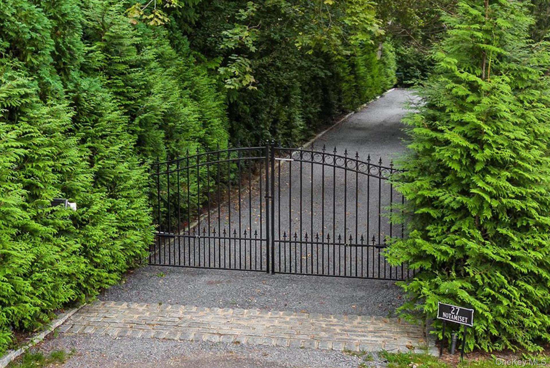 27 Notamiset Road, Westhampton Beach, NY 11978