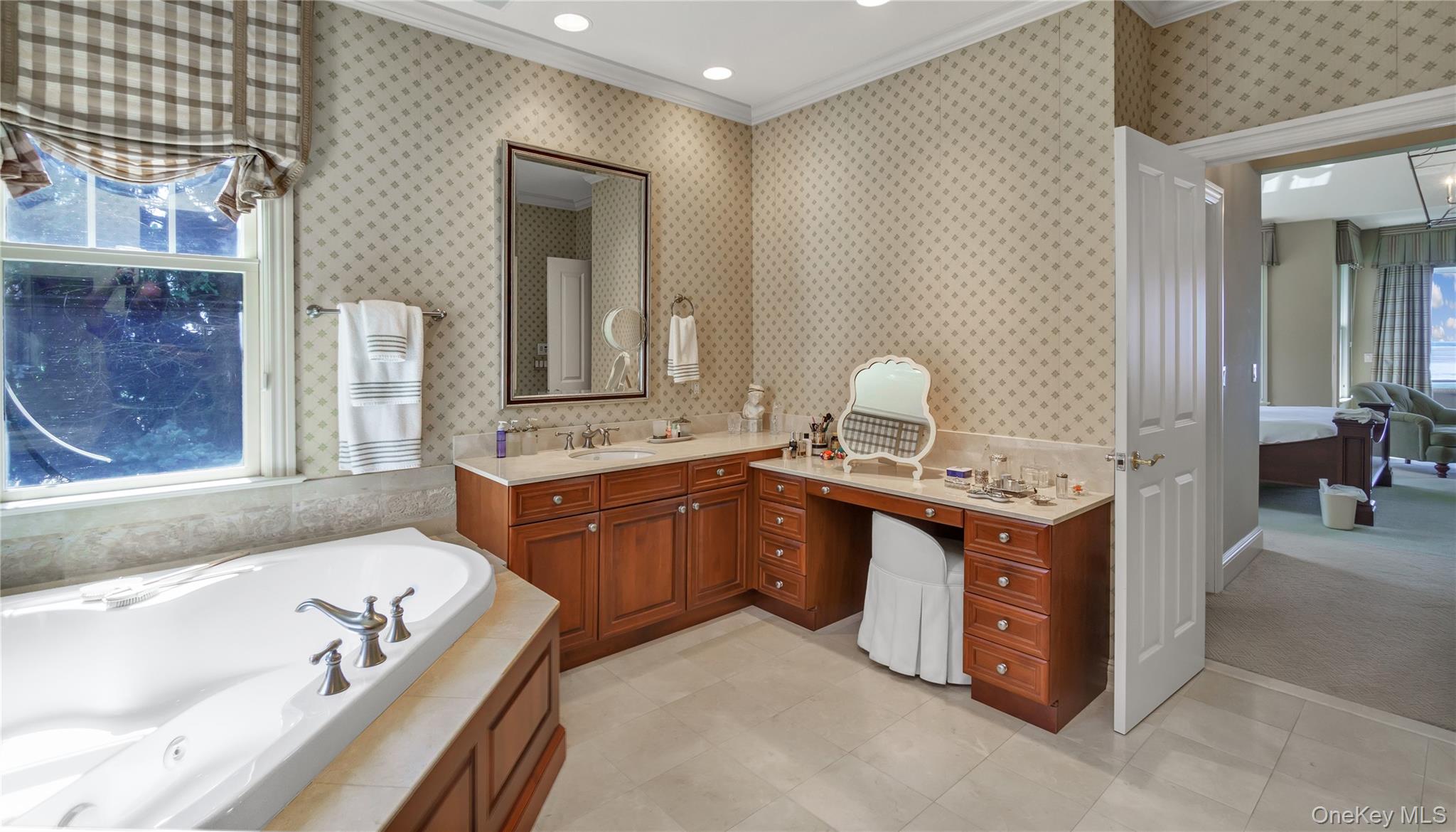 48 Pembroke Drive, Glen Cove, NY 11542