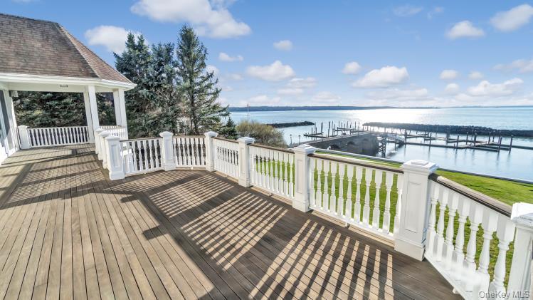 48 Pembroke Drive, Glen Cove, NY 11542