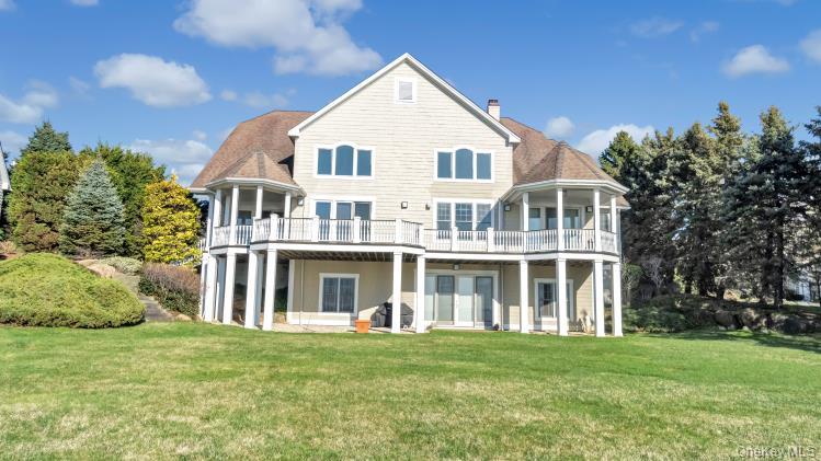 48 Pembroke Drive, Glen Cove, NY 11542