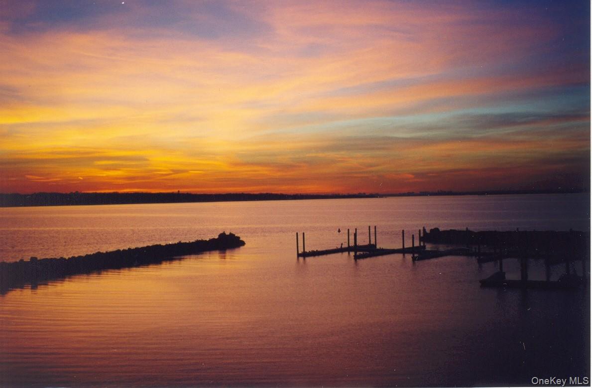 48 Pembroke Drive, Glen Cove, NY 11542