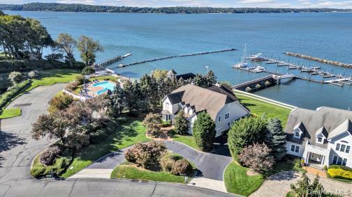 48 Pembroke Drive, Glen Cove, NY 11542