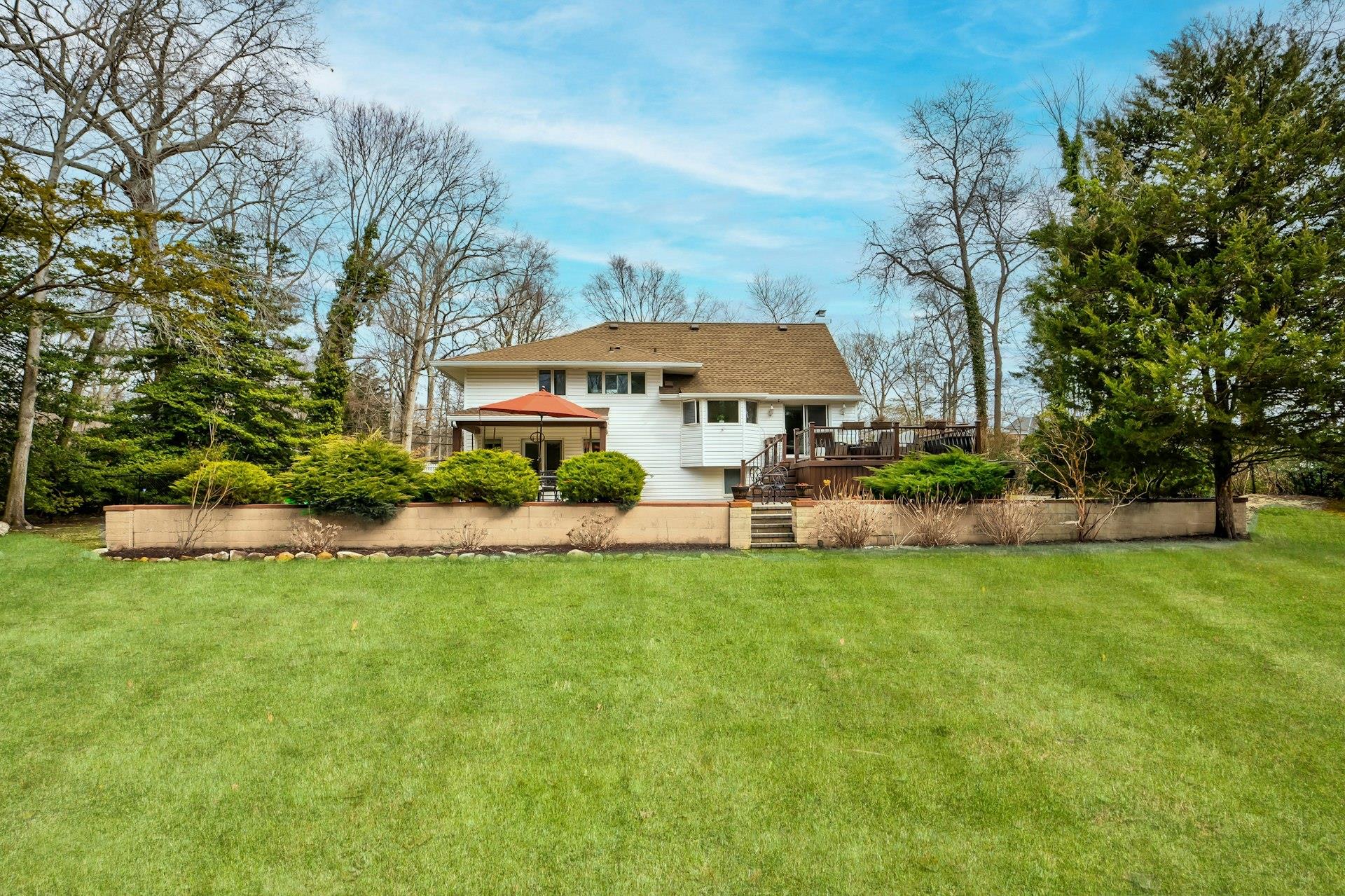 6 Landview Drive, Dix Hills, NY 11746