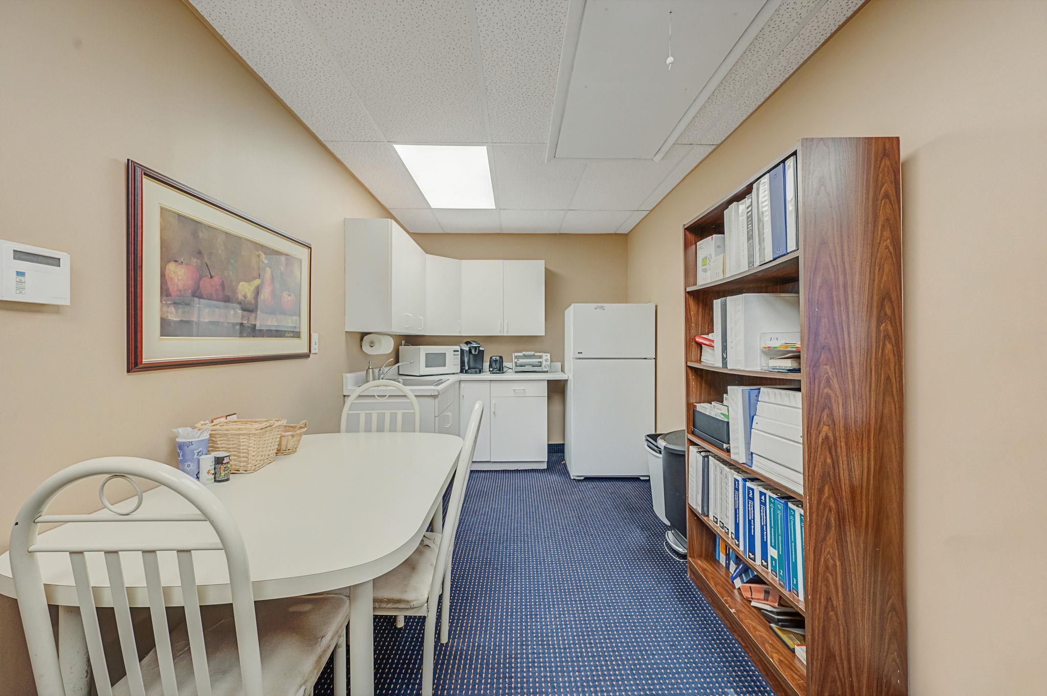 325 Middle Country Rd # Units 2 and 4, Smithtown, NY 11787