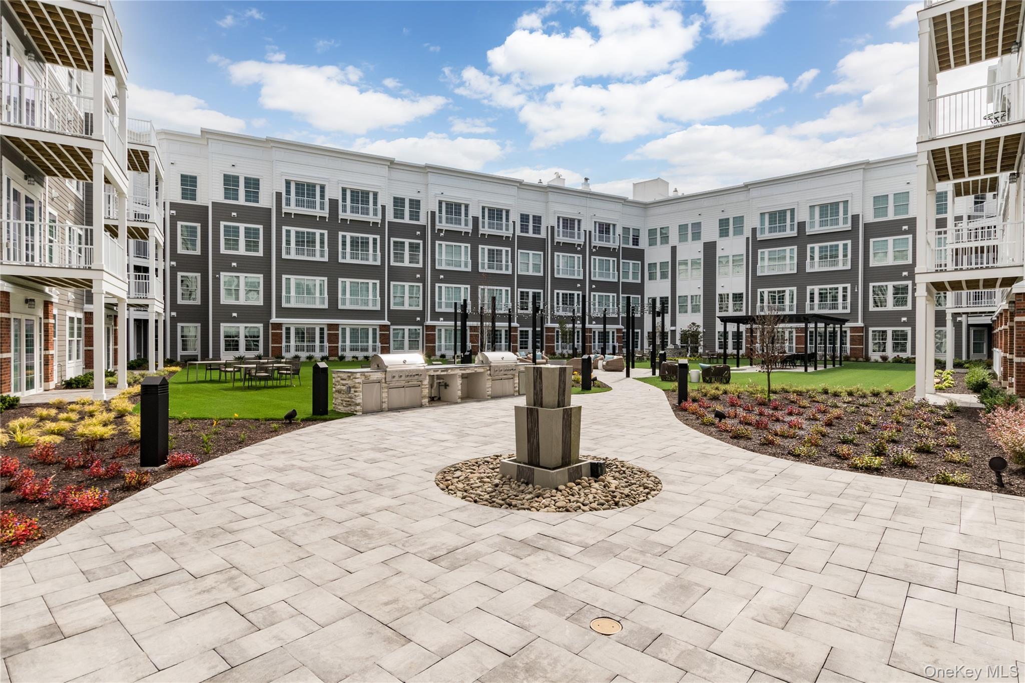 75 E Hoffman Avenue # 1057, Lindenhurst, NY 11757