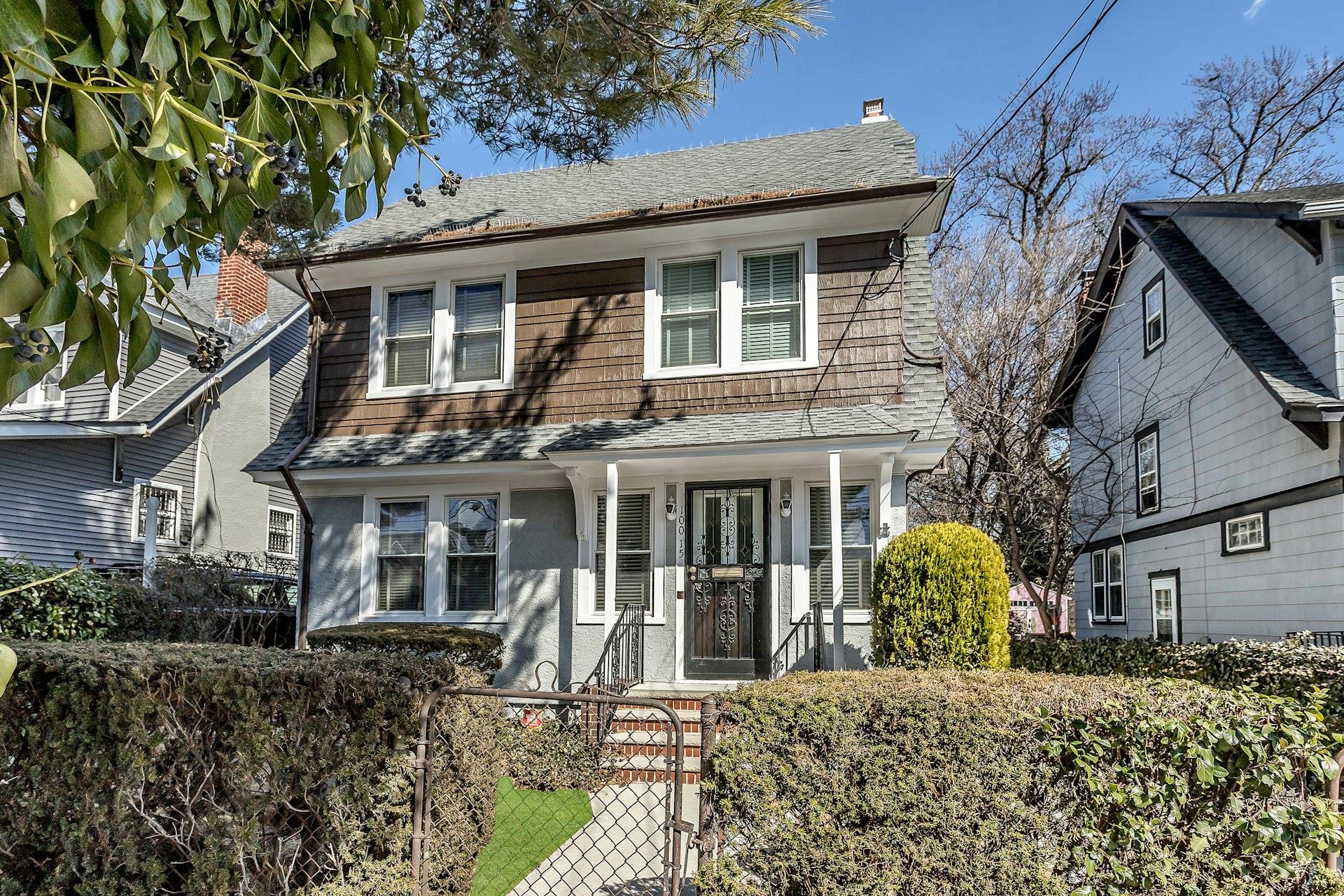 100-15 197th Street, Hollis, NY 11423