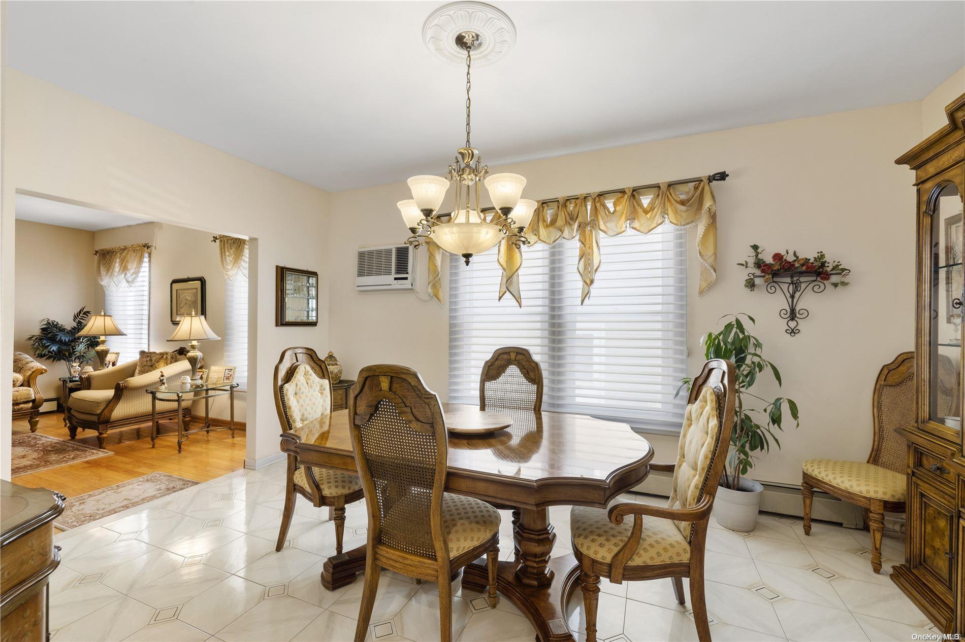 947 N 6th Street, New Hyde Park, NY 11040